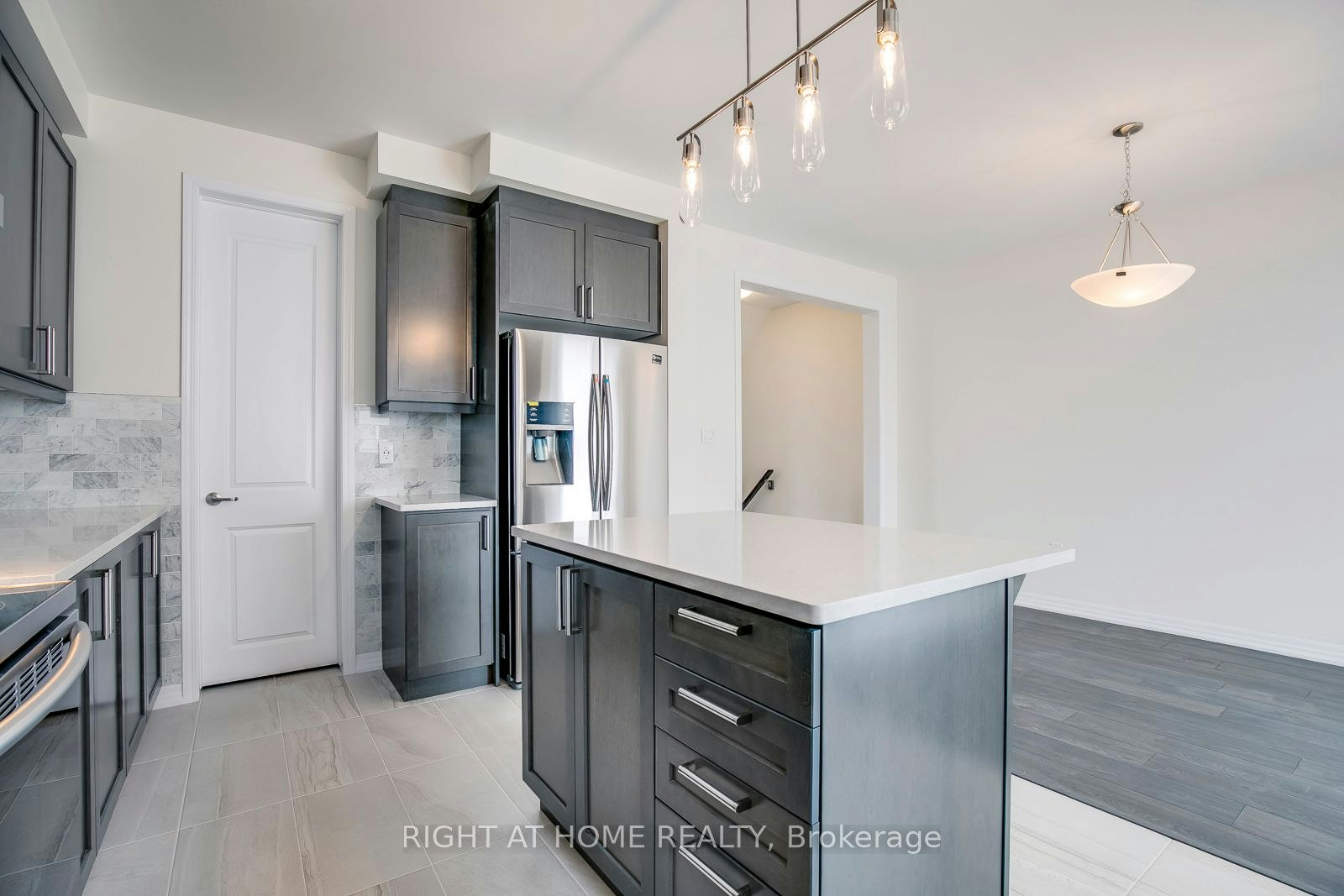 3329 Vardon Way, Oakville, ON, L6M 1R6 - 10