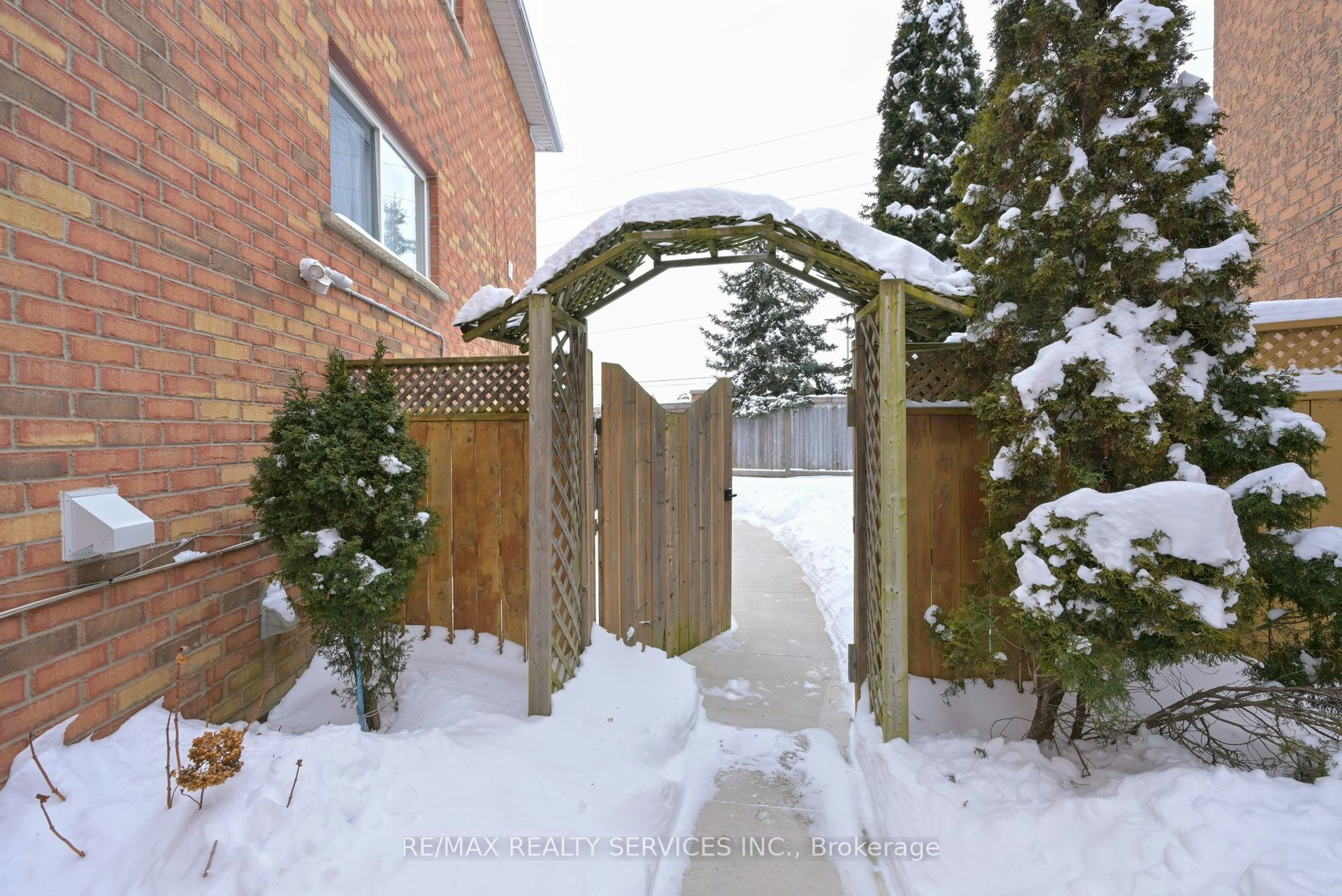 42 Brambirch Crescent, Brampton, ON, L7A 1V1 - 2