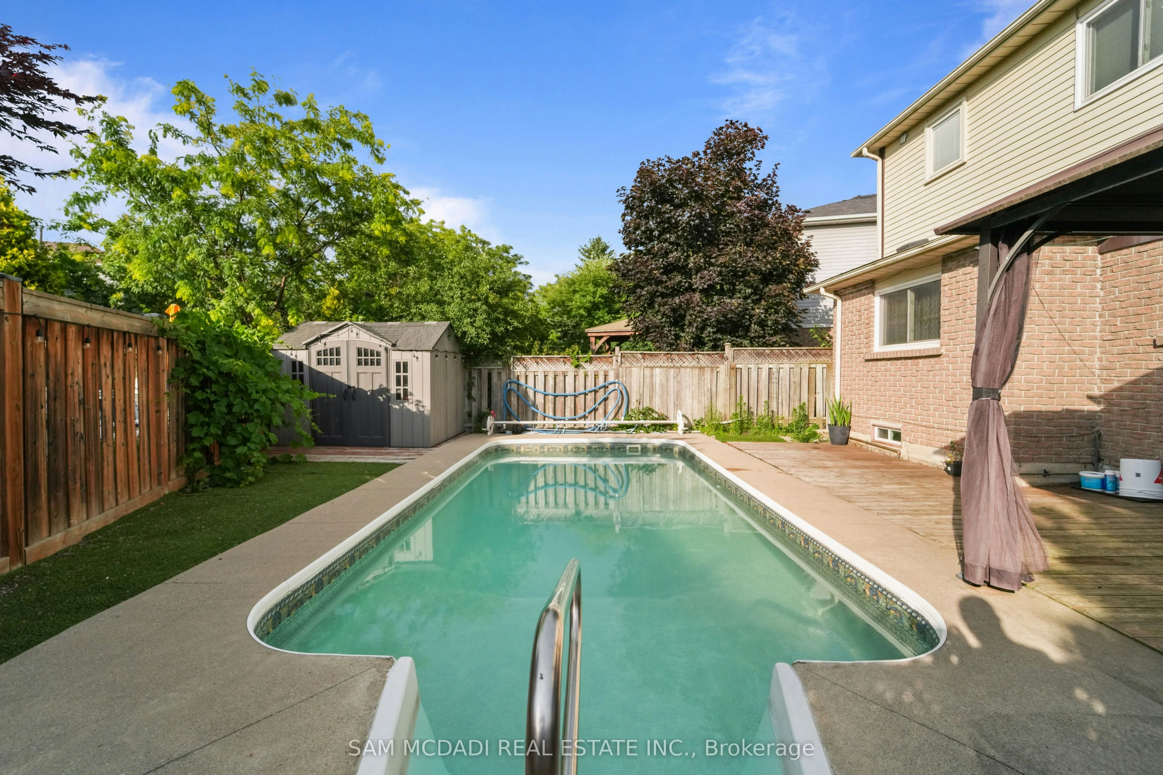 6251 Saltmarsh Court, Mississauga, ON, L5N 5V9 - 41