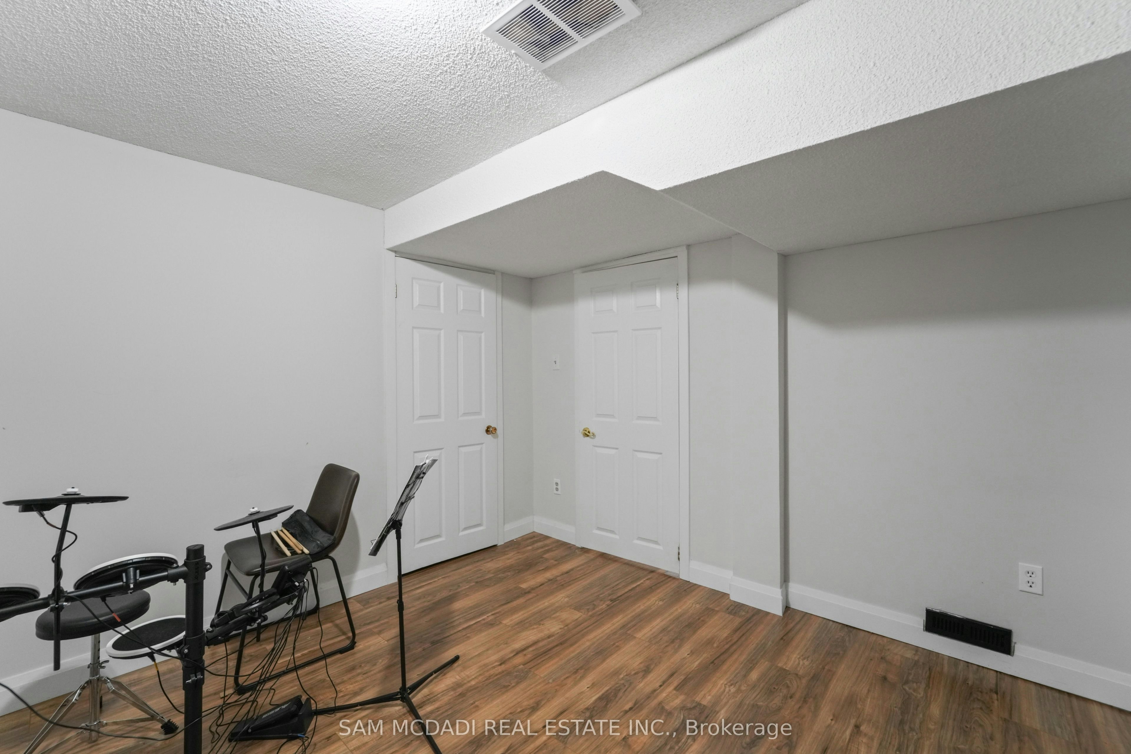 6251 Saltmarsh Court, Mississauga, ON, L5N 5V9 - 39