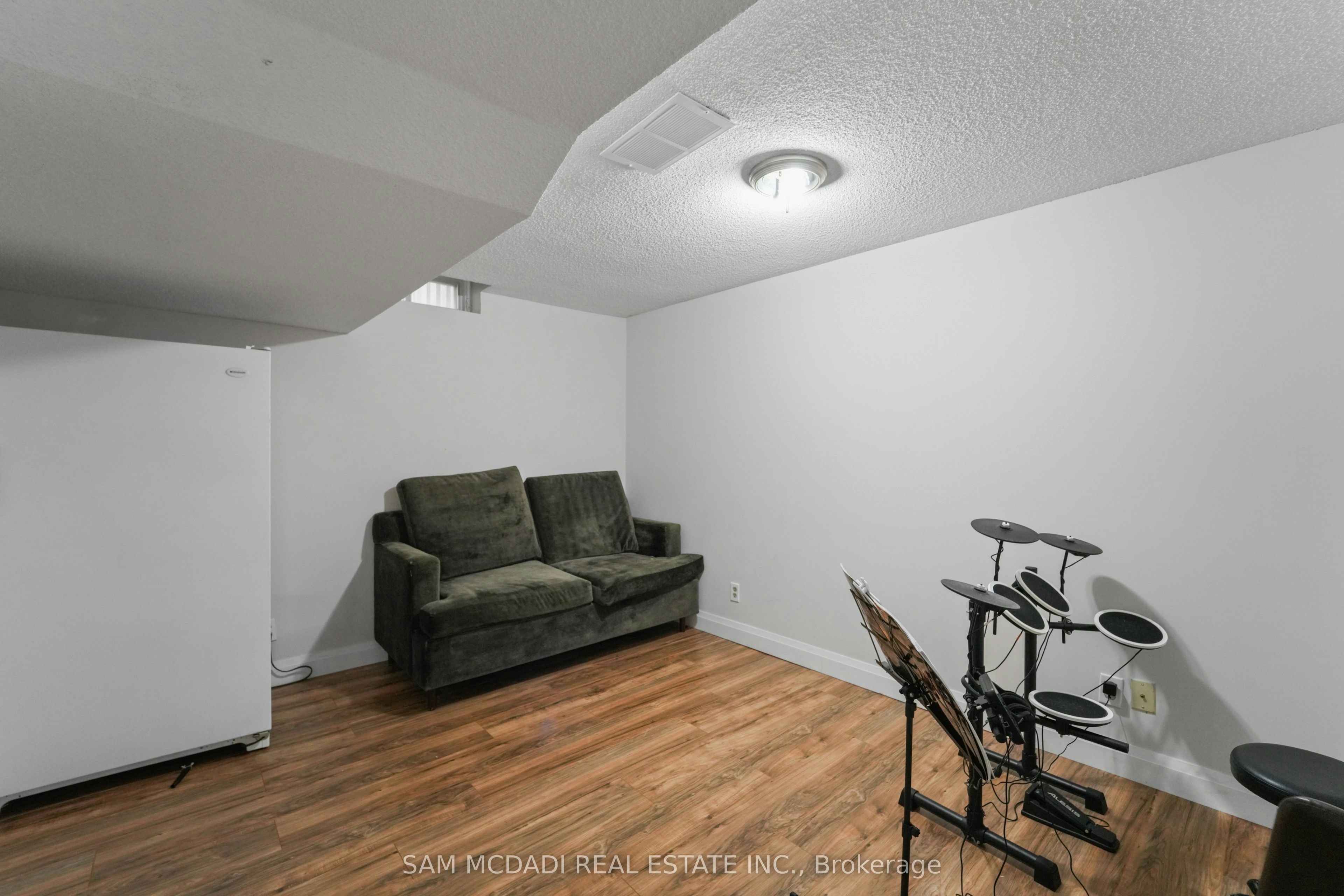 6251 Saltmarsh Court, Mississauga, ON, L5N 5V9 - 37