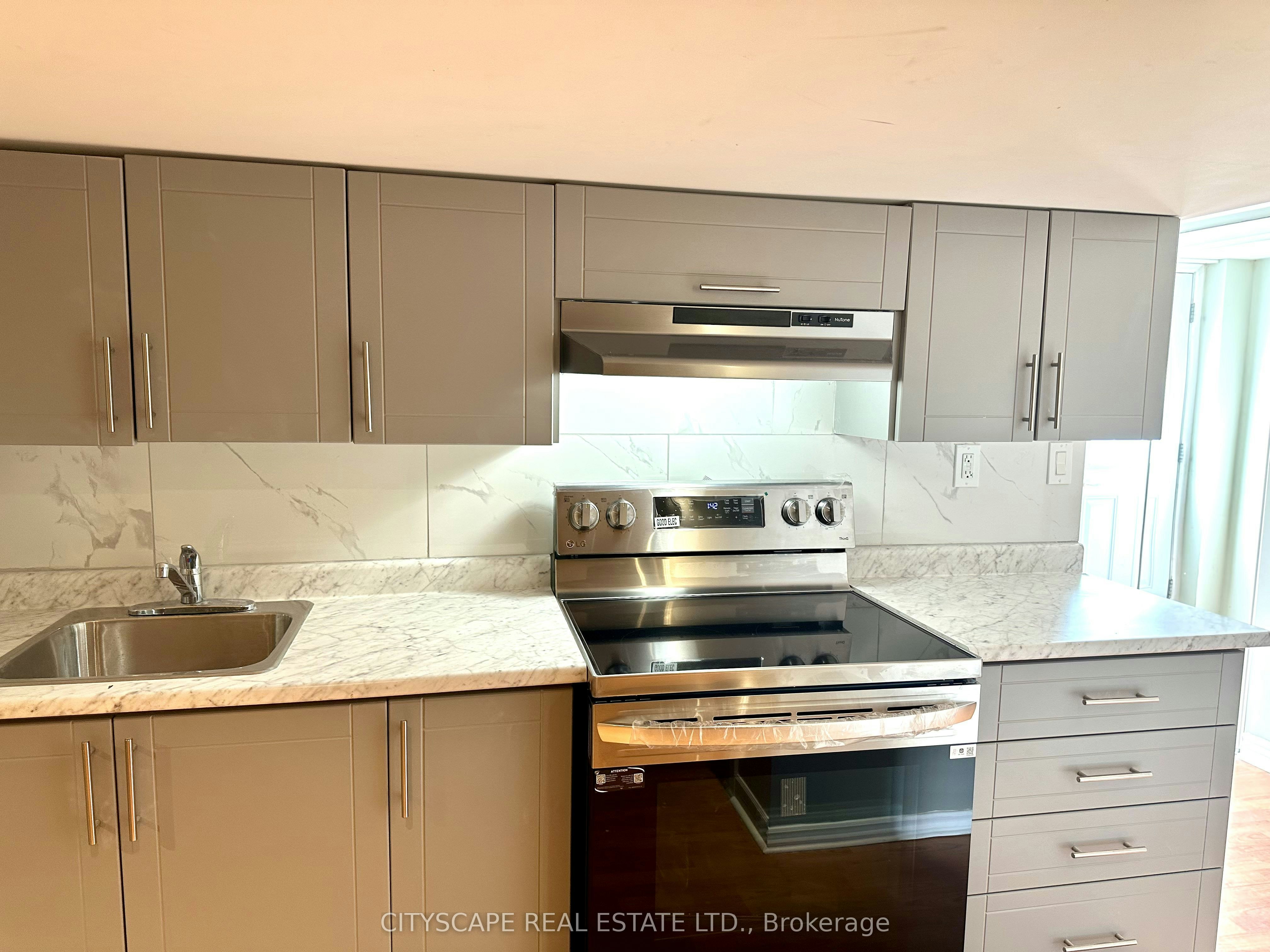 116 Rexway Drive E, Halton Hills, ON, L7G 1R6 - 2