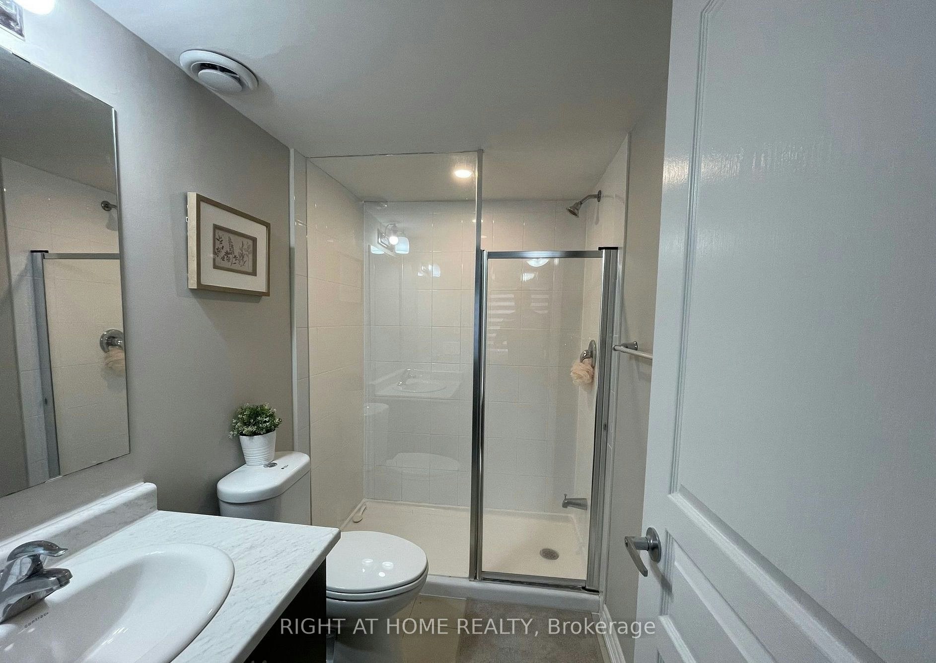 7-125 Long Branch Avenue, Toronto, ON, M8W 0A9 - 8