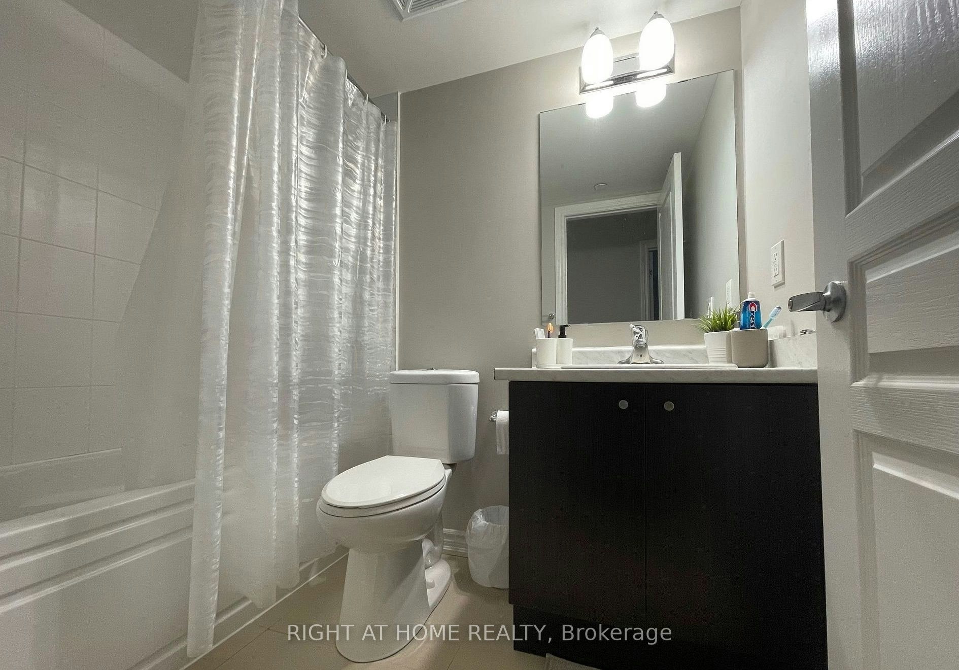 7-125 Long Branch Avenue, Toronto, ON, M8W 0A9 - 6