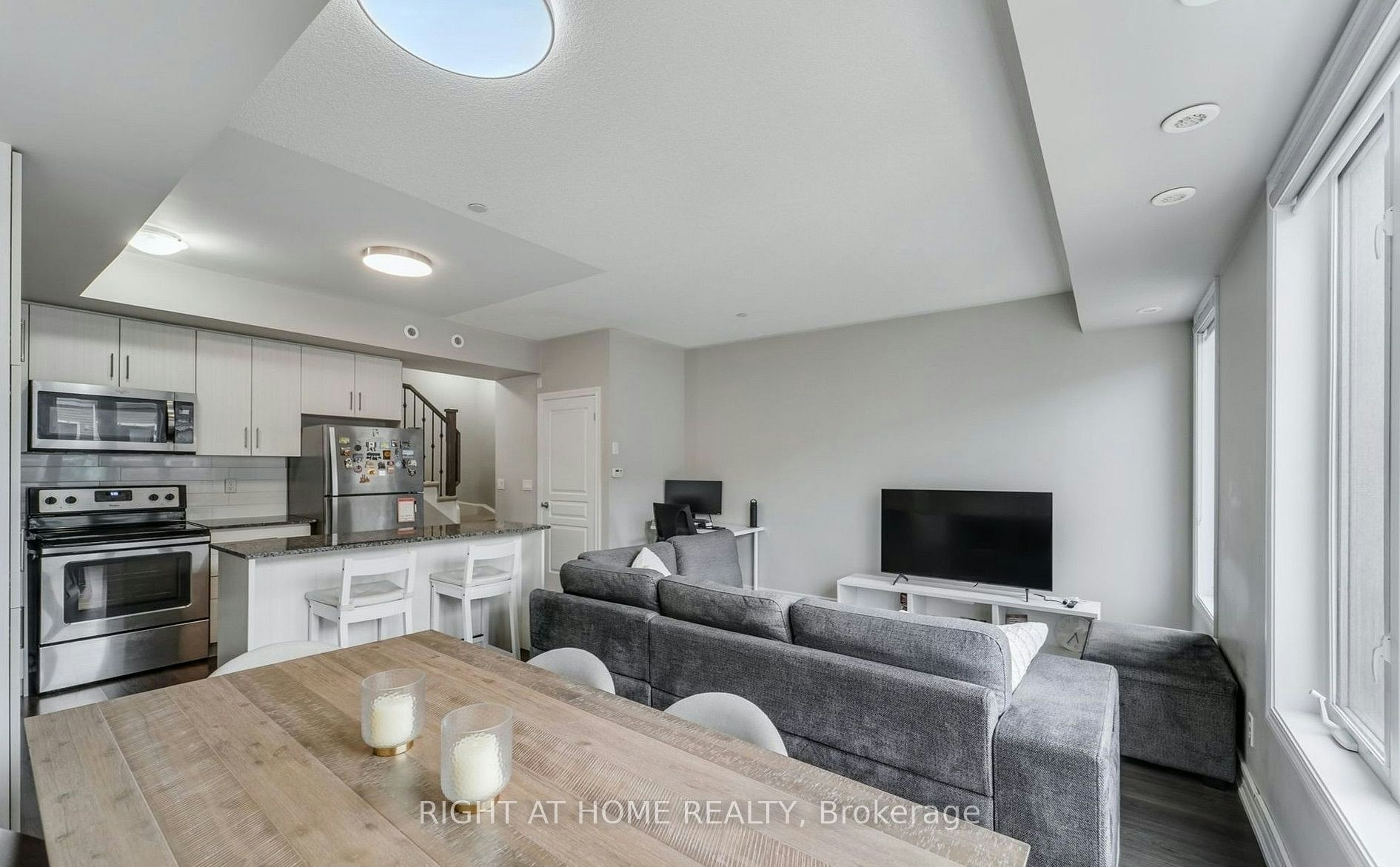 7-125 Long Branch Avenue, Toronto, ON, M8W 0A9 - 4