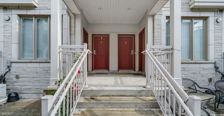 7-125 Long Branch Avenue, Toronto, ON, M8W 0A9 - 2
