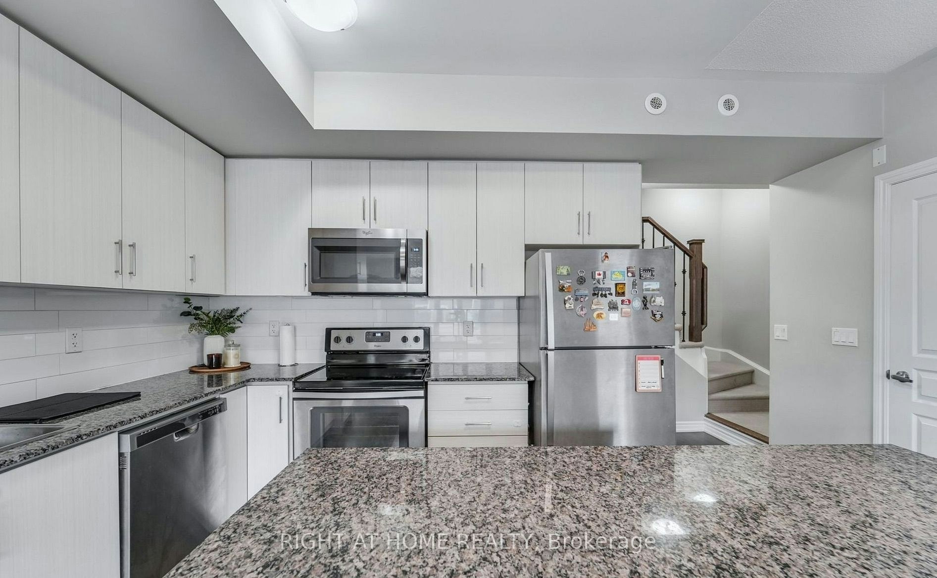 7-125 Long Branch Avenue, Toronto, ON, M8W 0A9 - 5