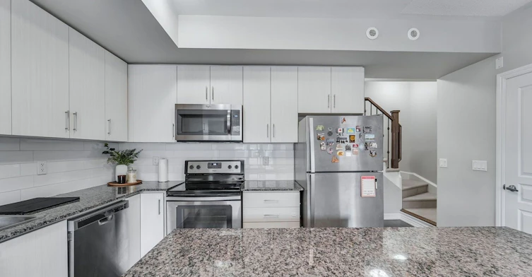 7-125 Long Branch Avenue, Toronto, ON, M8W 0A9 - 5