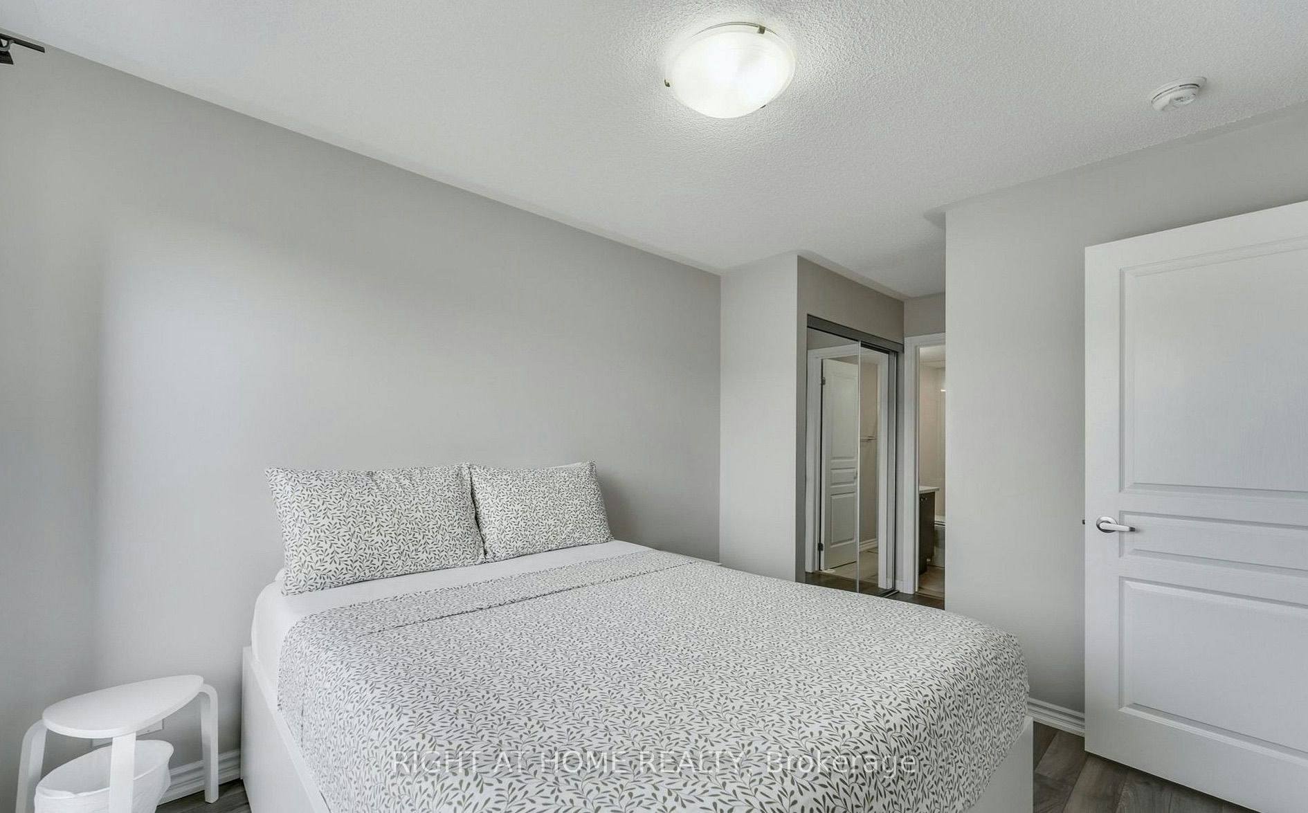 7-125 Long Branch Avenue, Toronto, ON, M8W 0A9 - 7