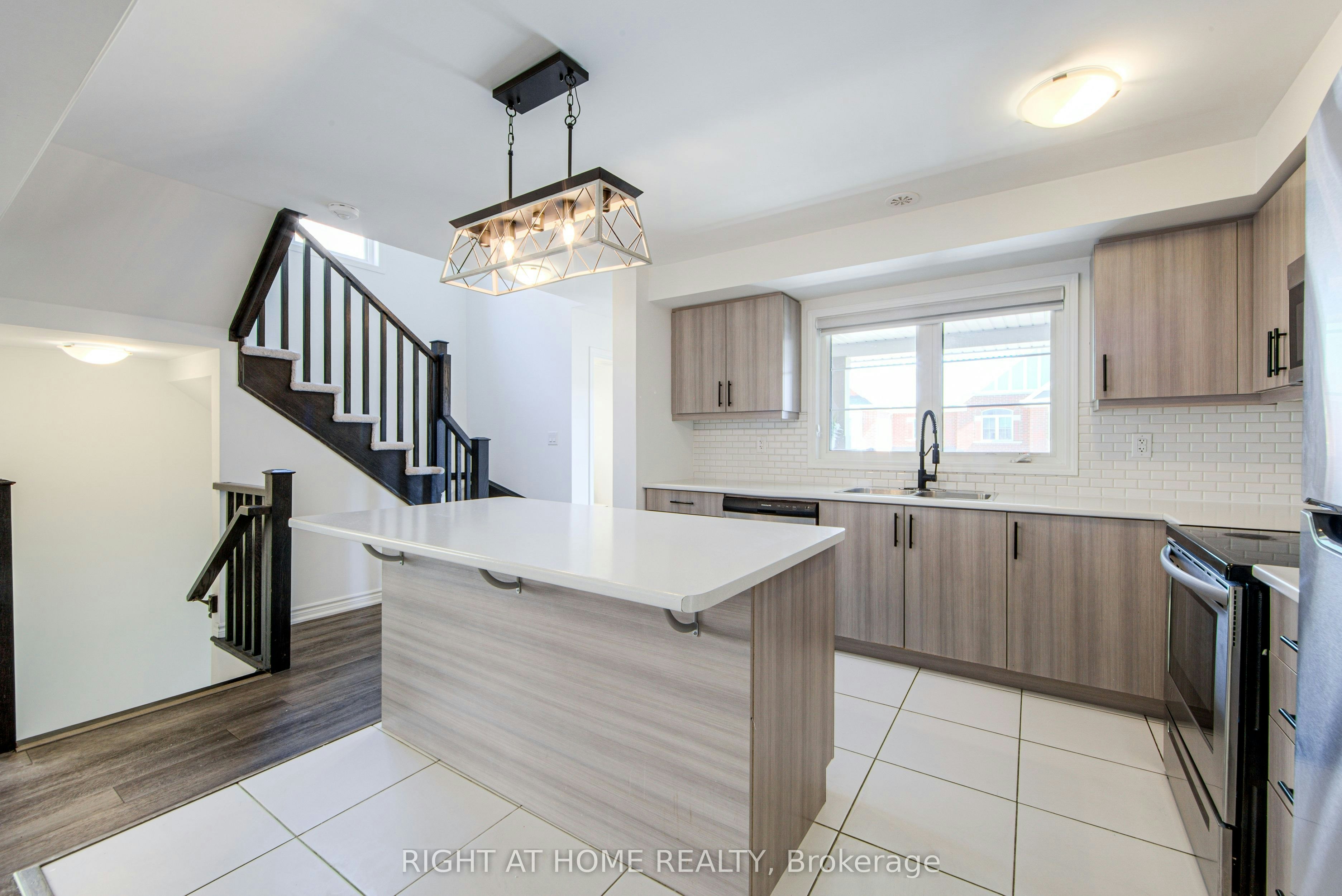 1270 Wintergreen Place, Milton, ON, L9E 1S4 - 12