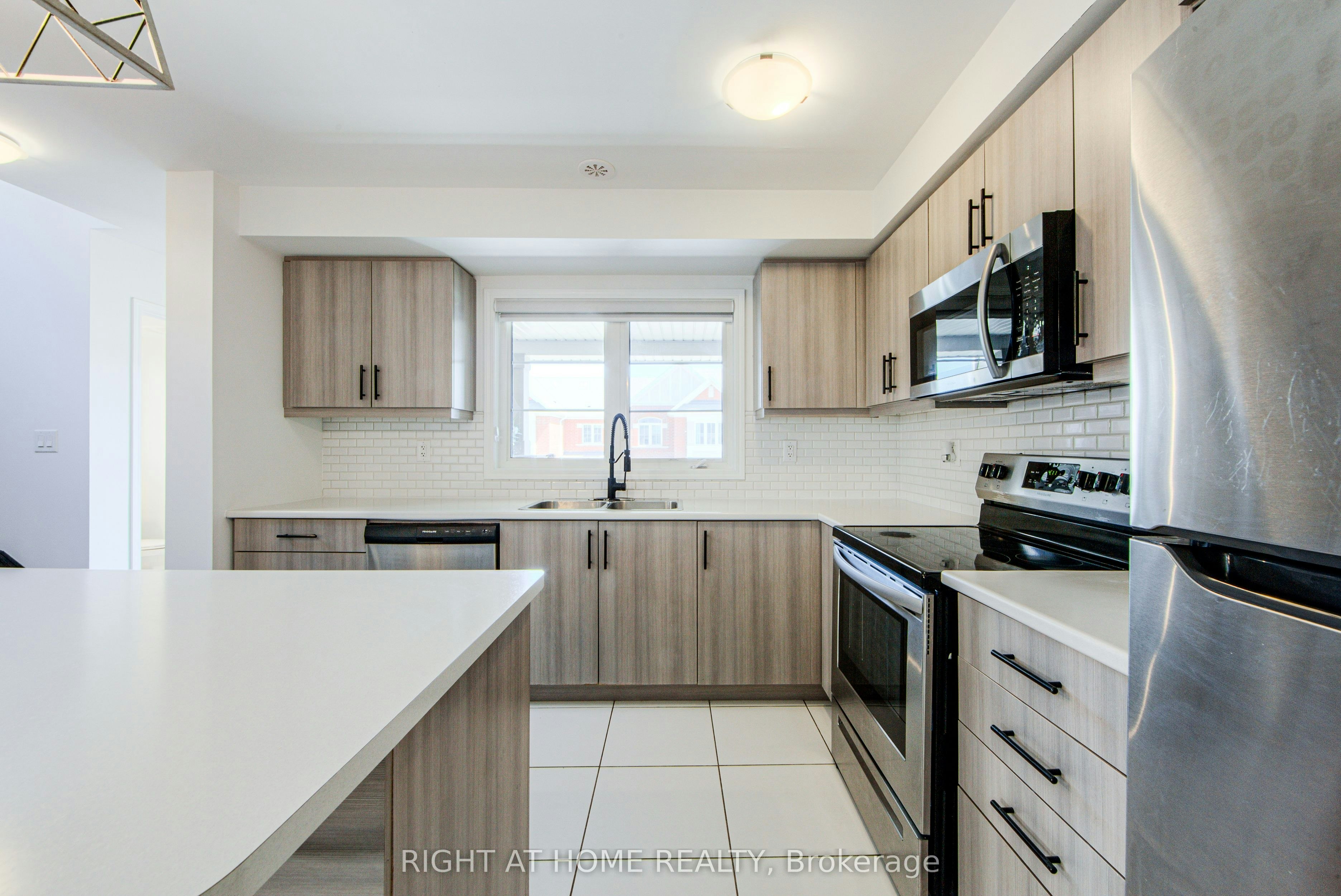 1270 Wintergreen Place, Milton, ON, L9E 1S4 - 7