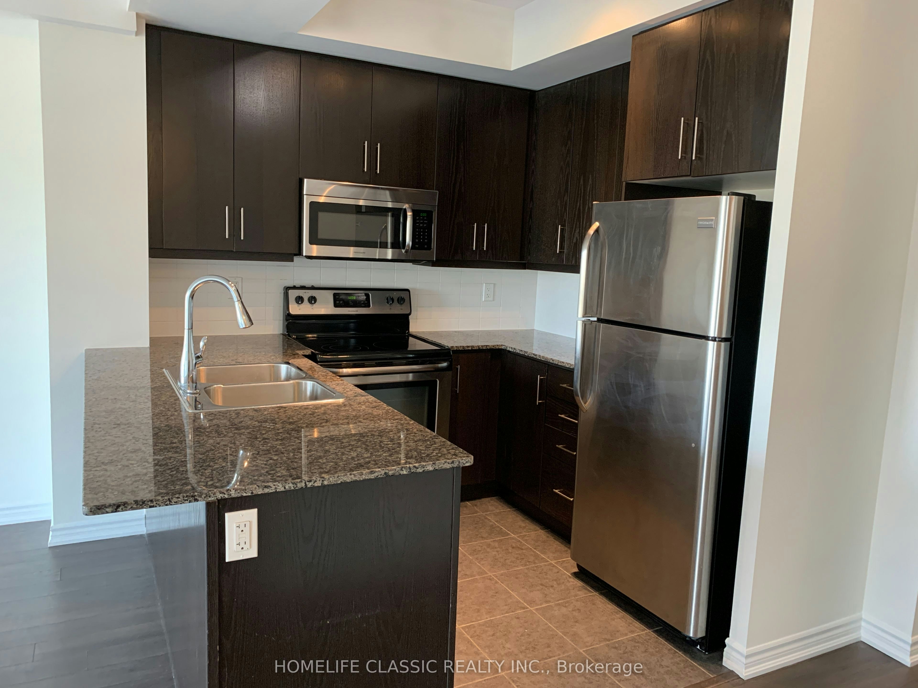611-15 James Finlay Way, Toronto, ON, M3M 0B3 - 4