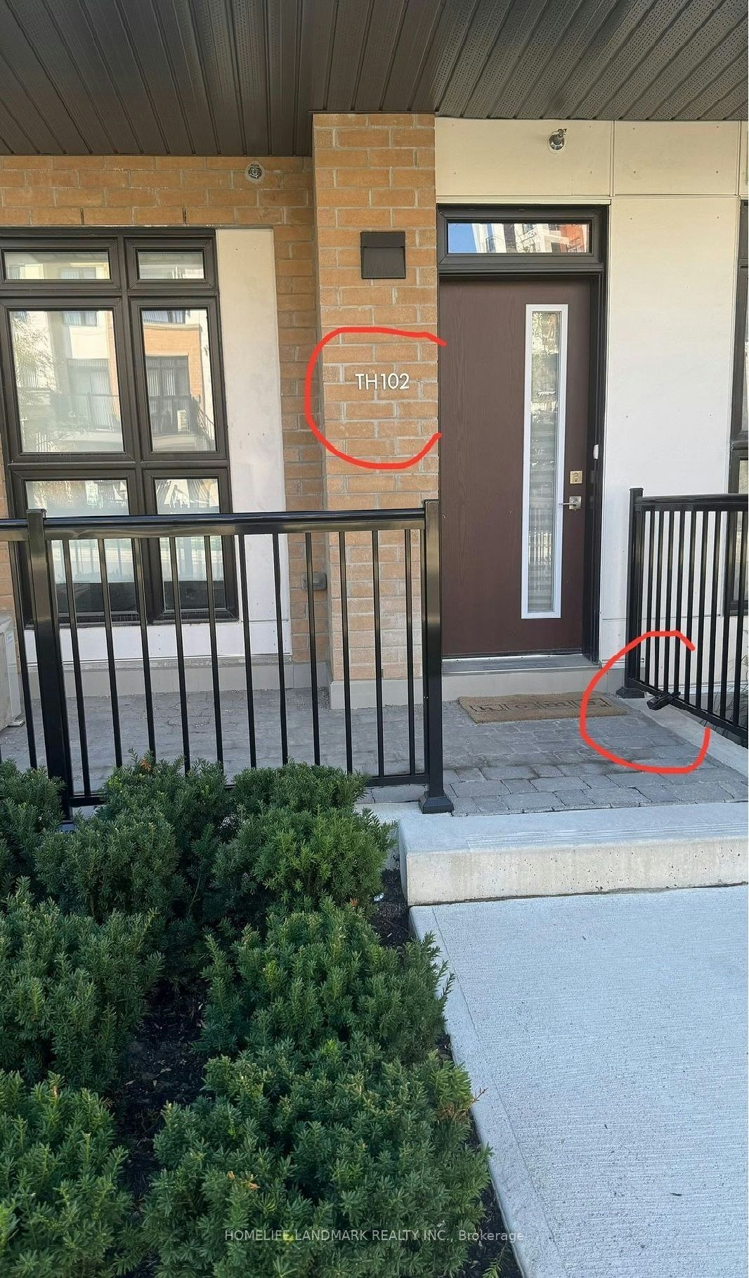 P102-145 Canon Jackson Drive, Toronto, ON, M6M 2G1 - 2