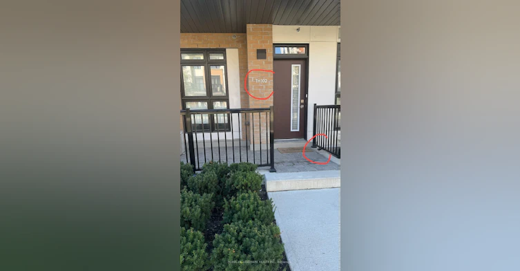 P102-145 Canon Jackson Drive, Toronto, ON, M6M 2G1 - 2