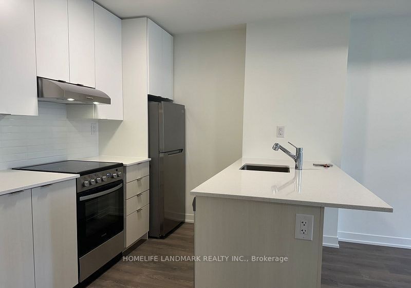 P102-145 Canon Jackson Drive, Toronto, ON, M6M 2G1 - 8