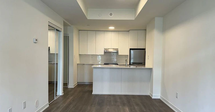 P102-145 Canon Jackson Drive, Toronto, ON, M6M 2G1 - 9
