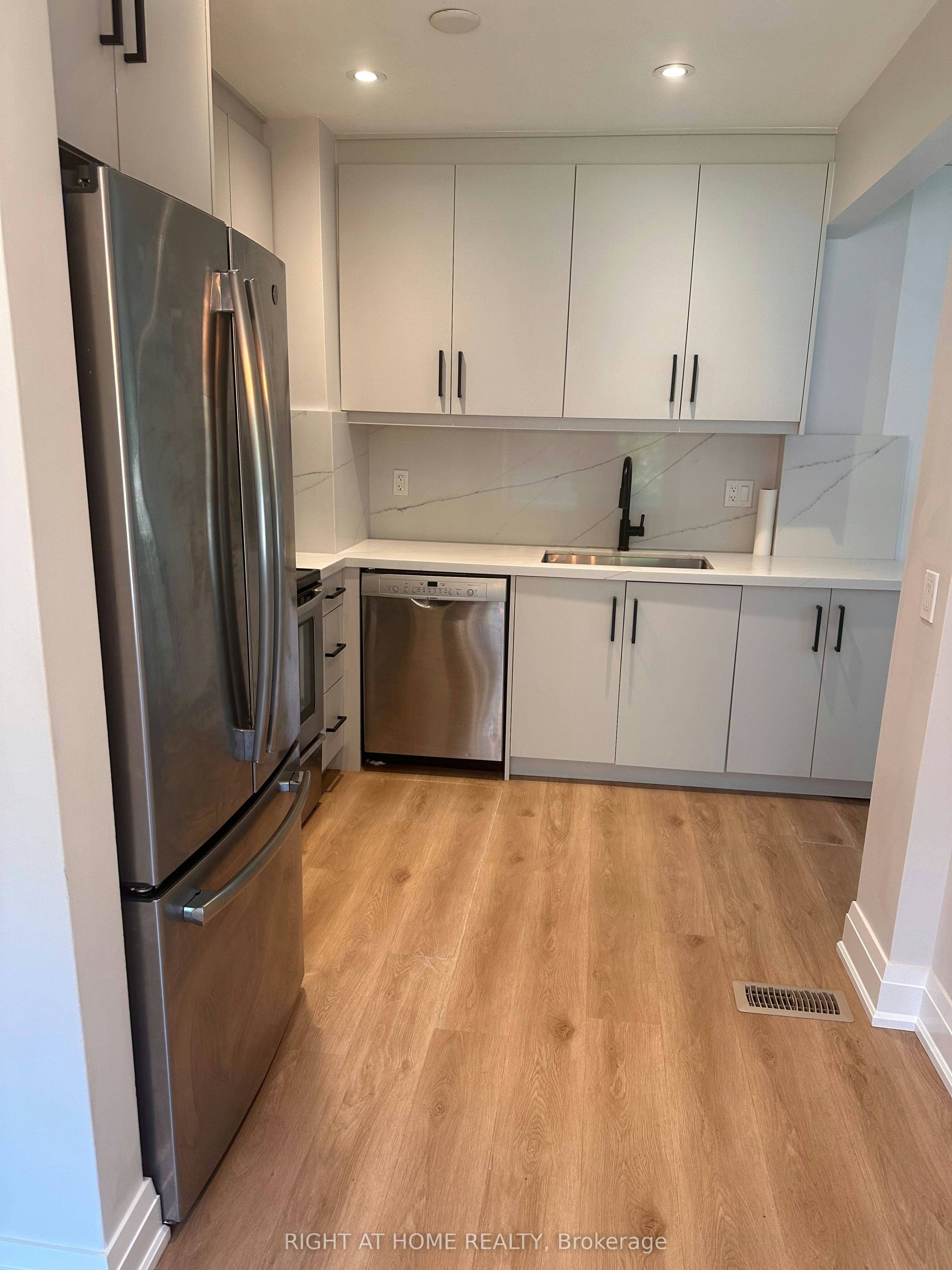 1789 Christopher Road, Mississauga, ON, L5J 2K7 - 8