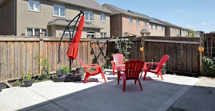 22 Pentonville Road, Brampton, ON, L6R 3R9 - 3