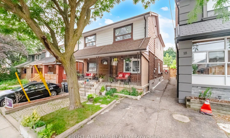 20 Rockwell Avenue