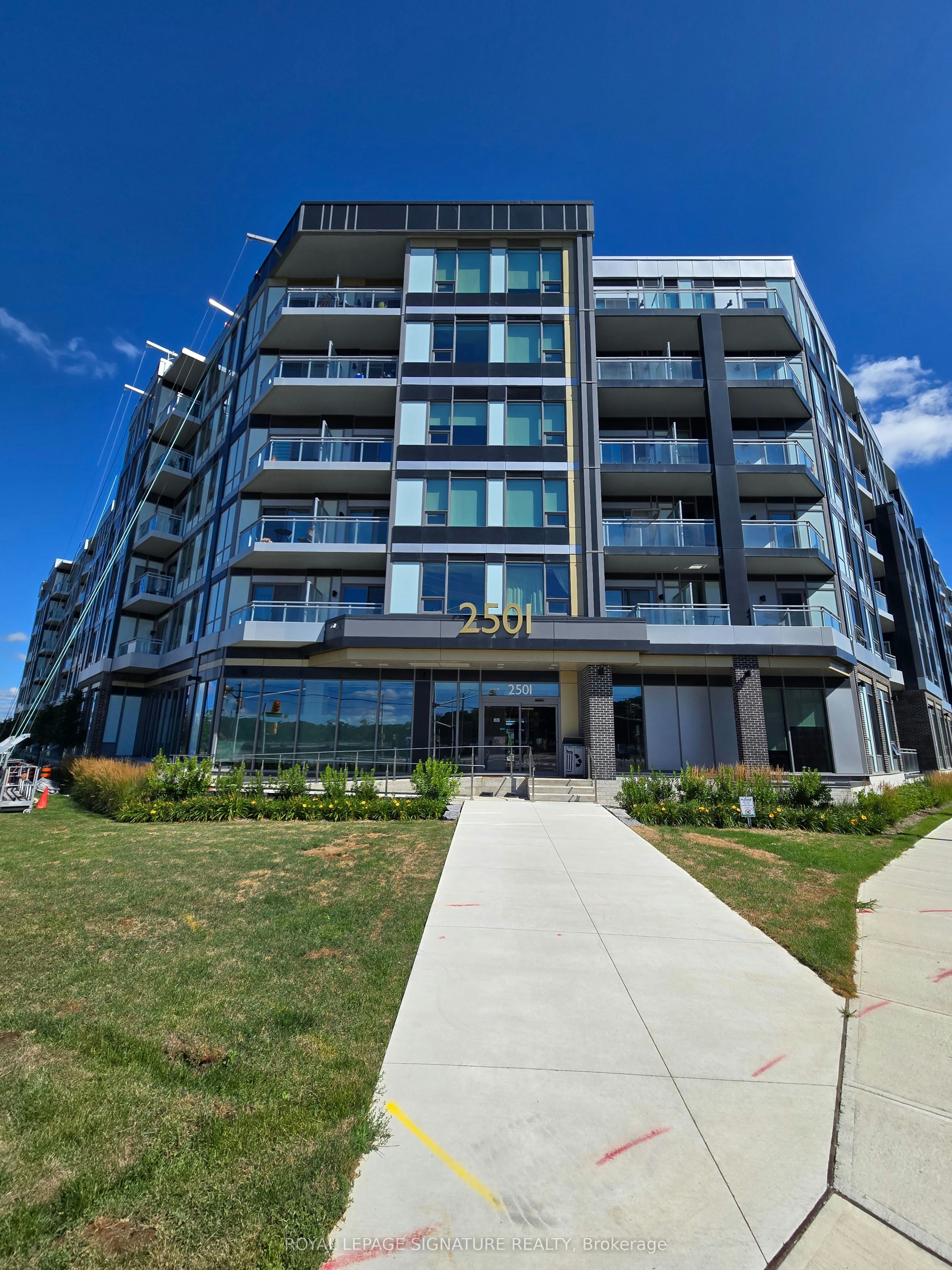 233-2501 Saw Whet Boulevard, Oakville, ON, L6M 5N2 - 2