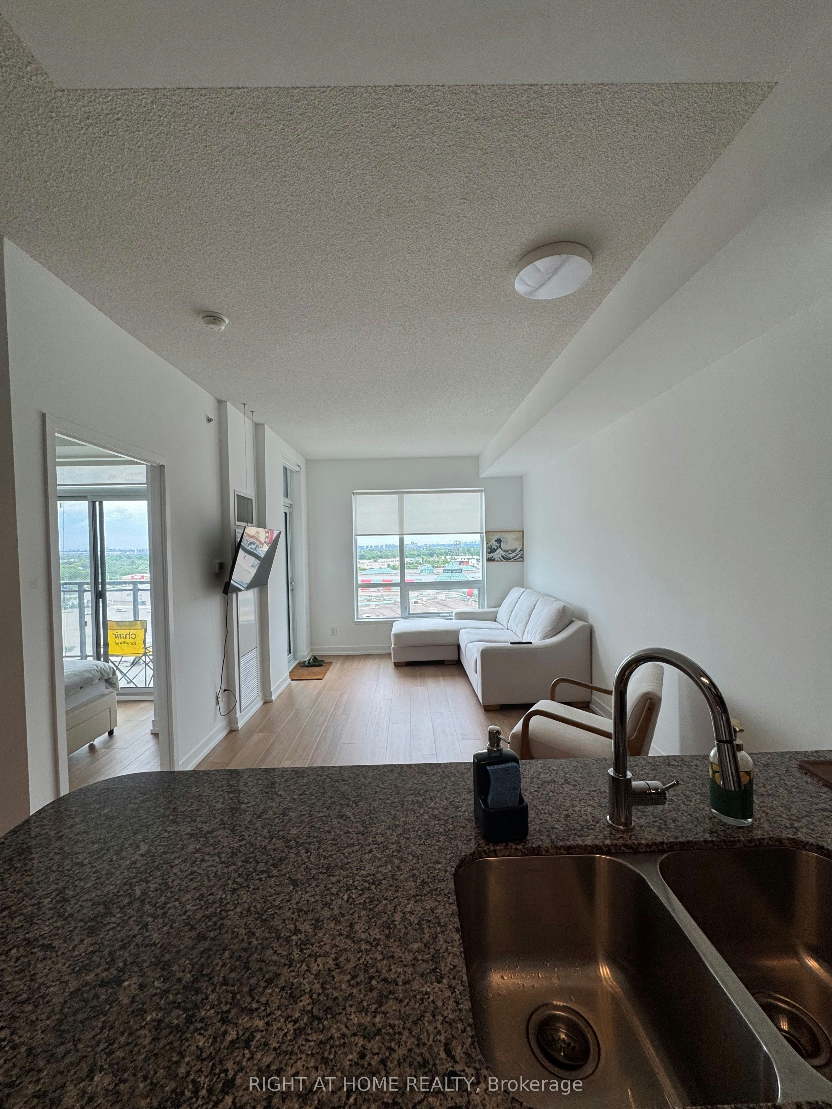 1110-840 Queens Plate Drive, Toronto, ON, M9W 0E7 - 4