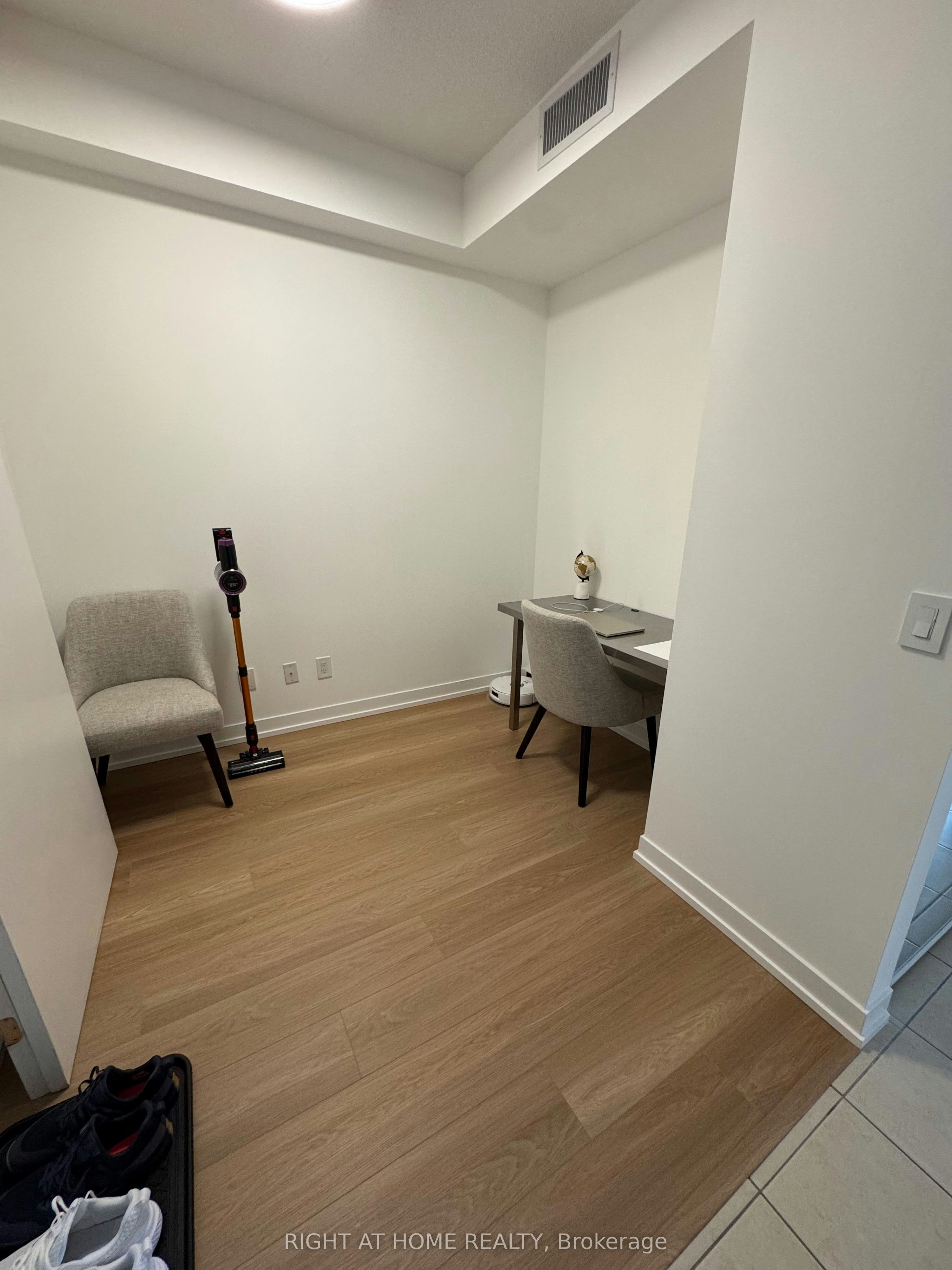 1110-840 Queens Plate Drive, Toronto, ON, M9W 0E7 - 7