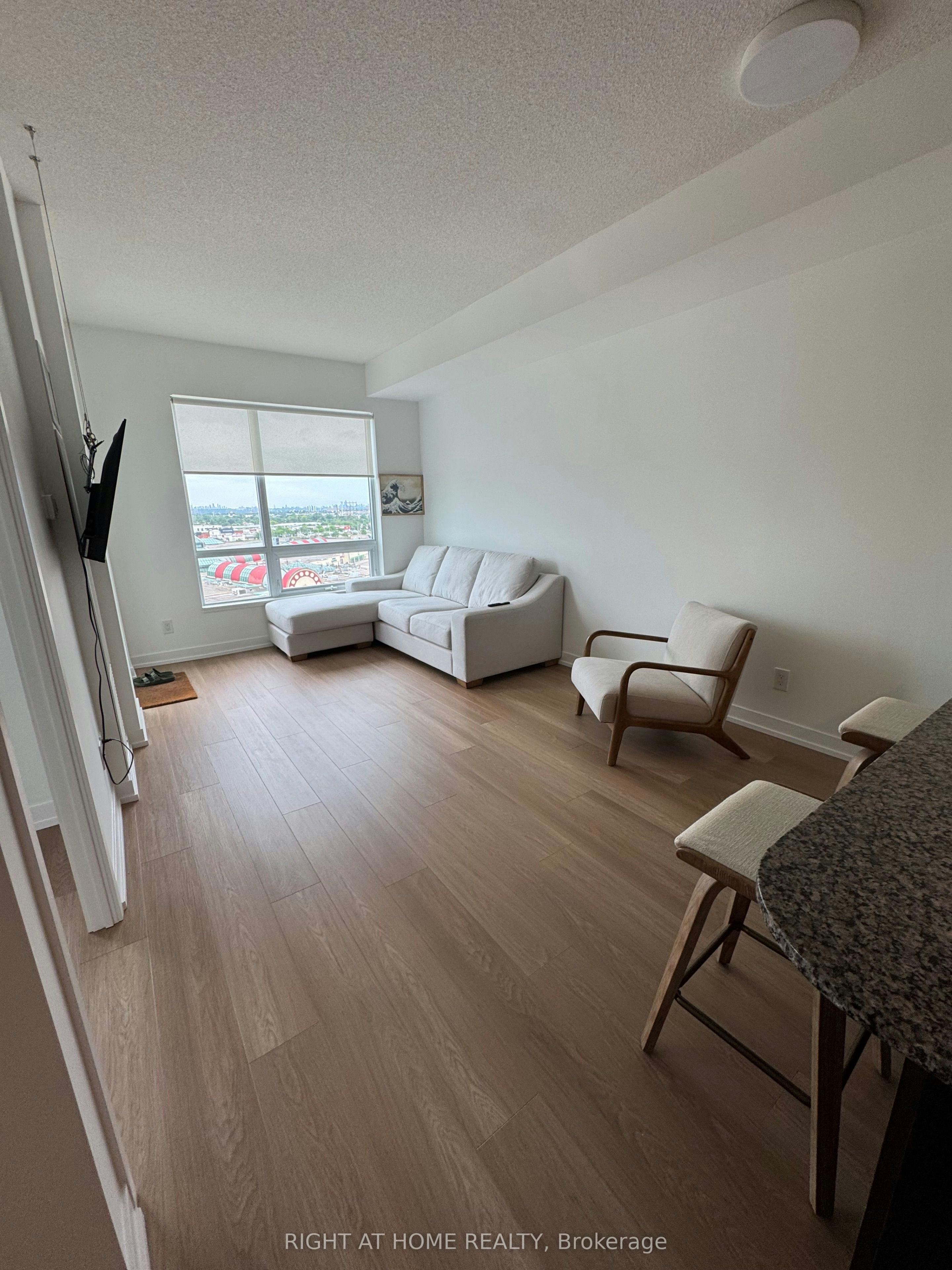 1110-840 Queens Plate Drive, Toronto, ON, M9W 0E7 - 3