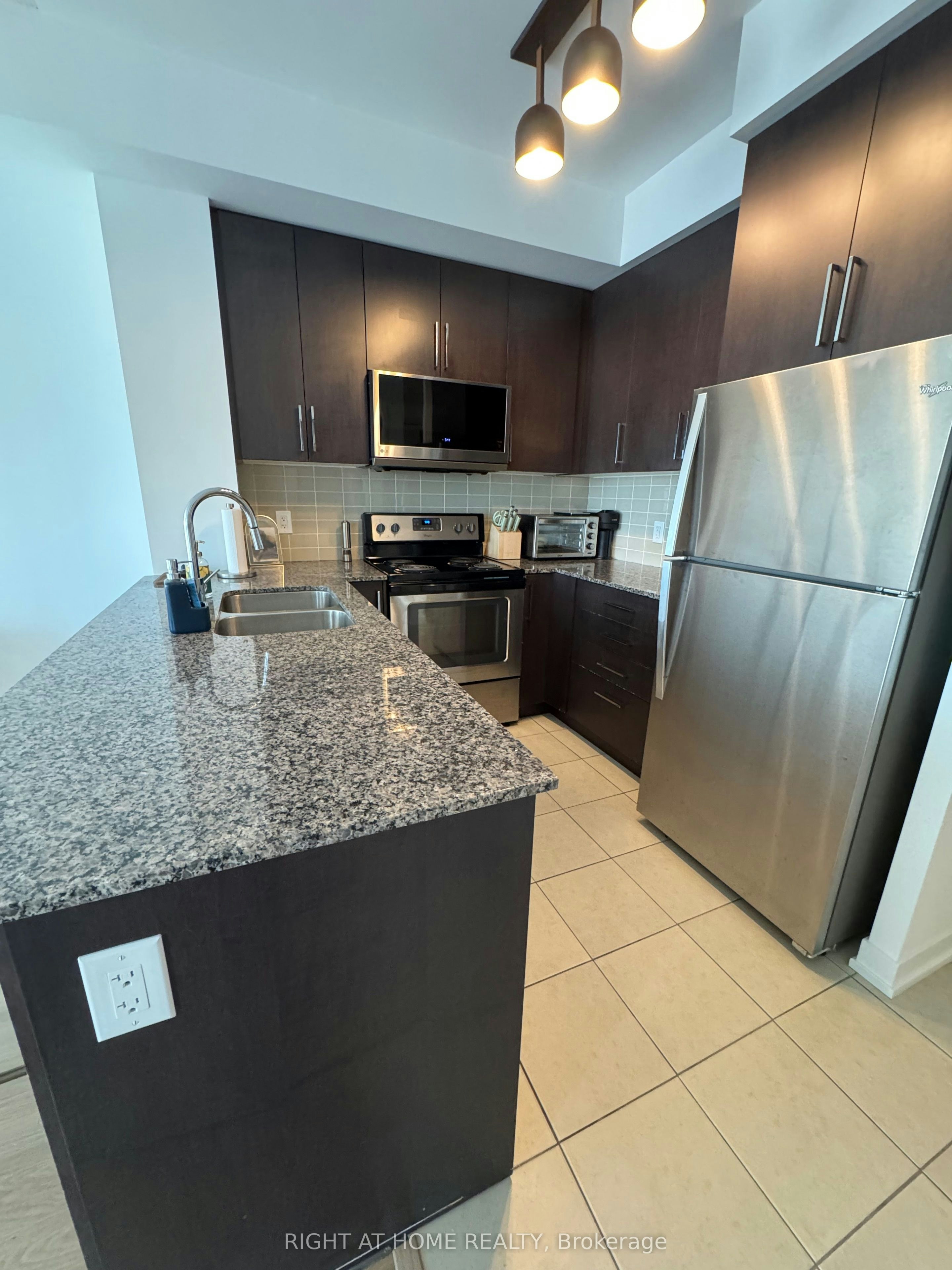 1110-840 Queens Plate Drive, Toronto, ON, M9W 0E7 - 2