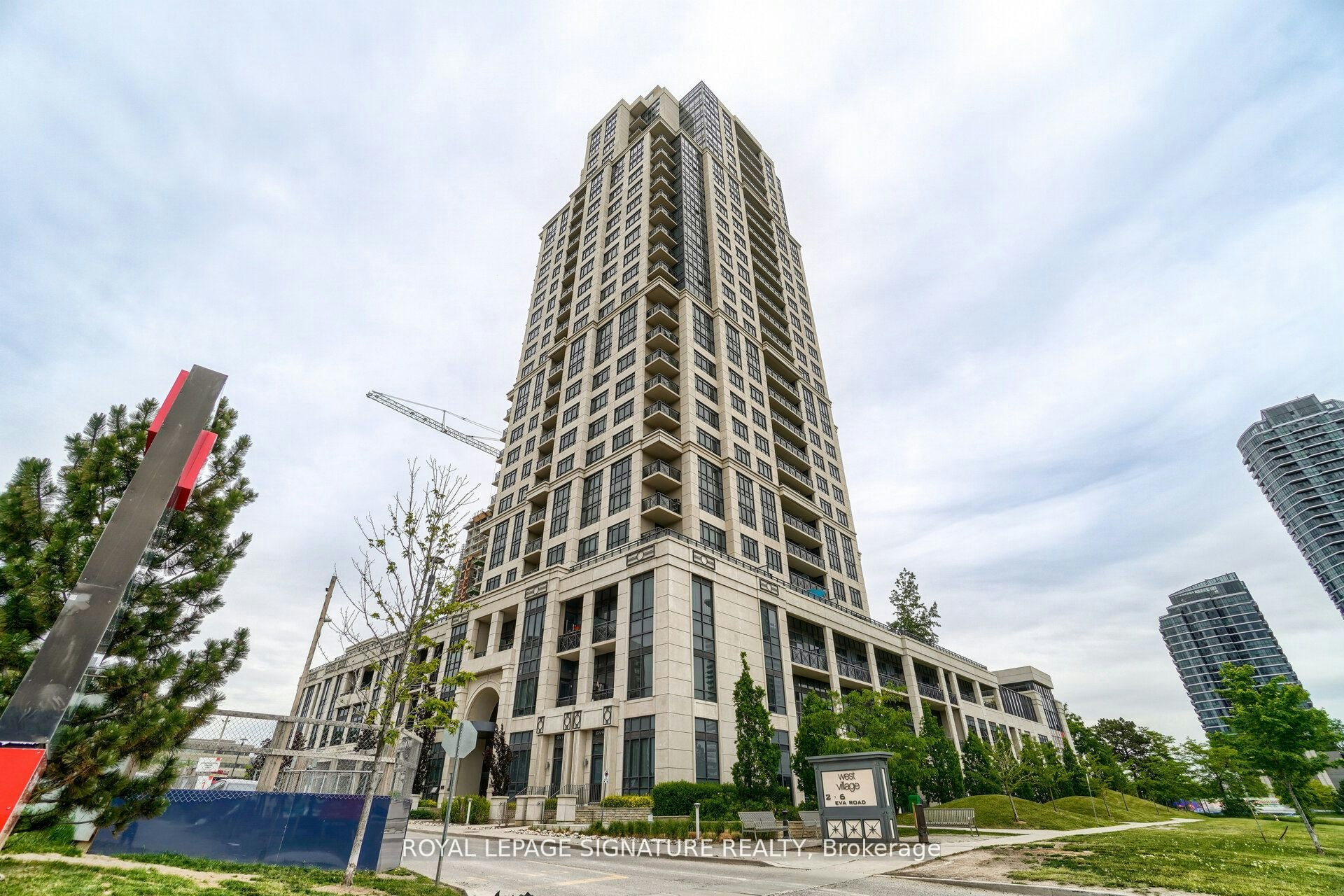 926-2 Eva Road E, Toronto, ON, M9C 0A9