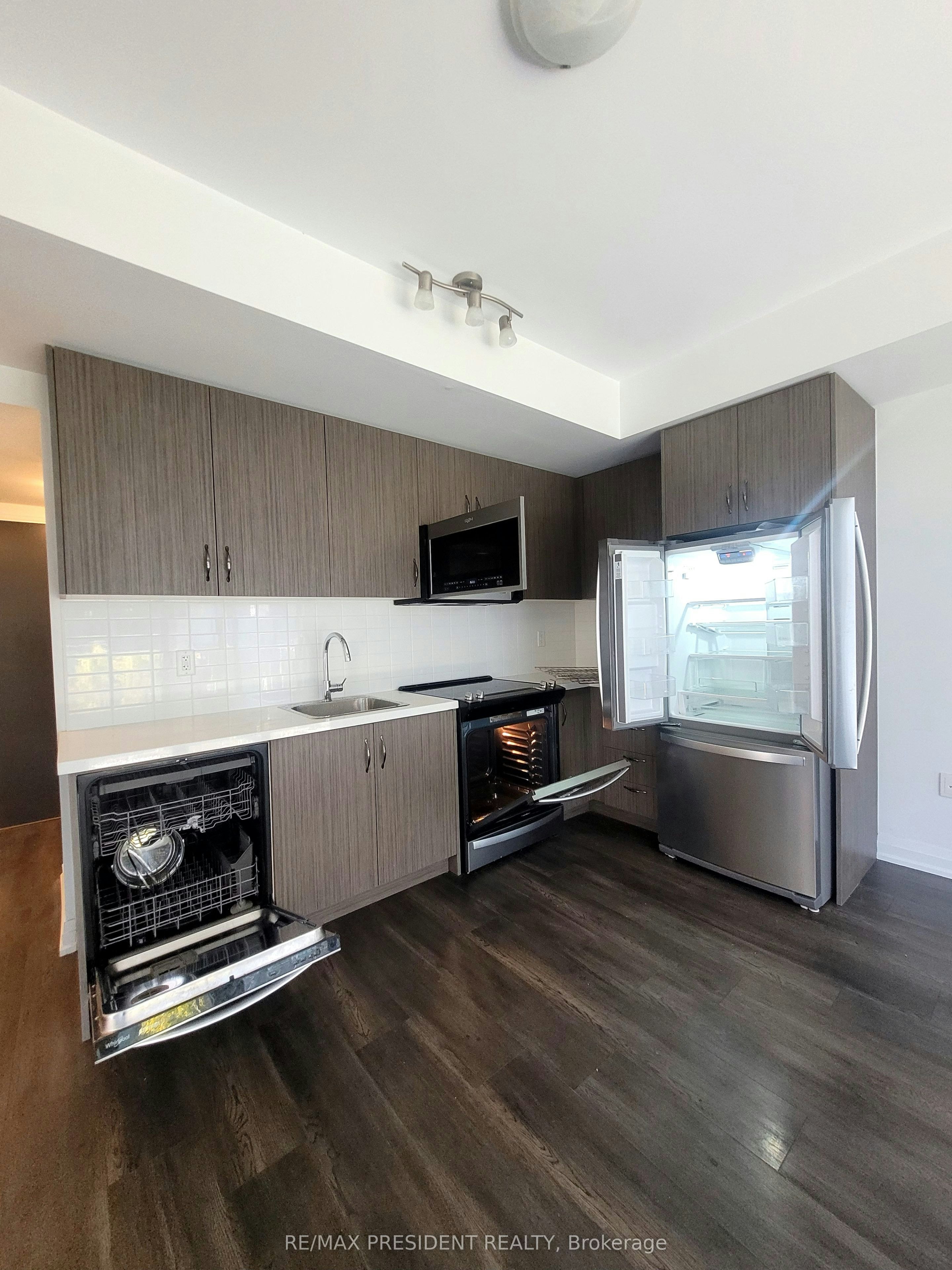 230-85 Attmar Drive, Brampton, ON, L6P 0Y6 - 8