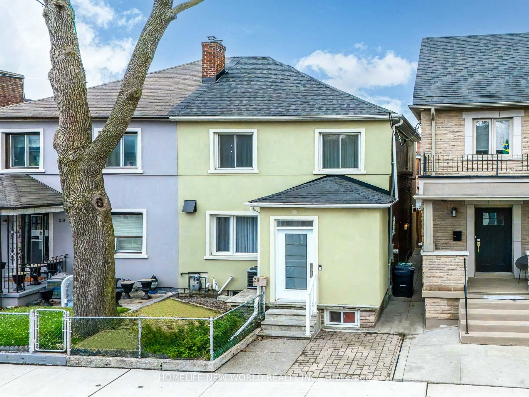 30 Carling Avenue, Toronto, ON, M6G 3S1
