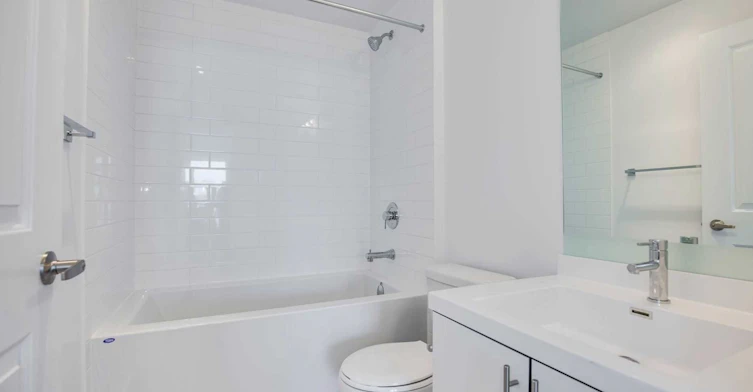 809-55 Speers Road, Oakville, ON, L6K 0H9 - 8