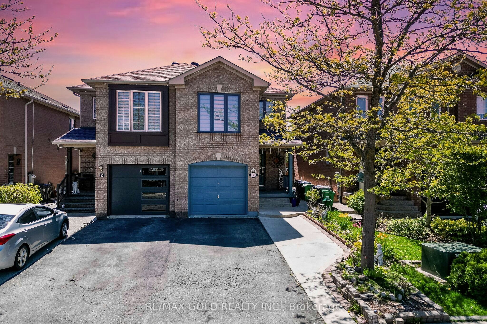 7 Roadmaster Lane, Brampton, ON, L7A 3A9