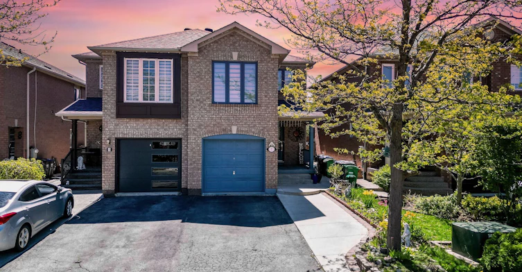 7 Roadmaster Lane, Brampton, ON, L7A 3A9