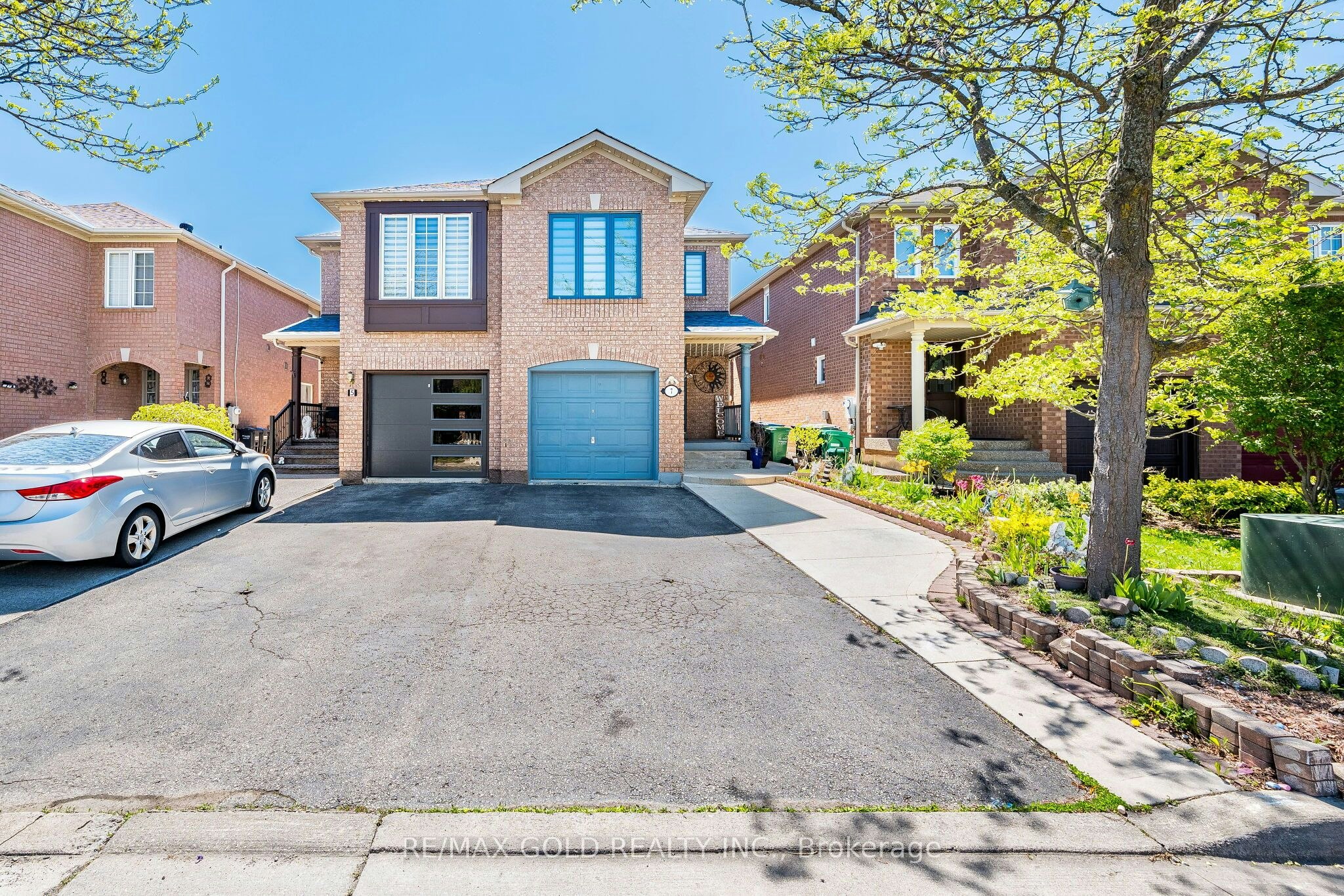 7 Roadmaster Lane, Brampton, ON, L7A 3A9 - 2