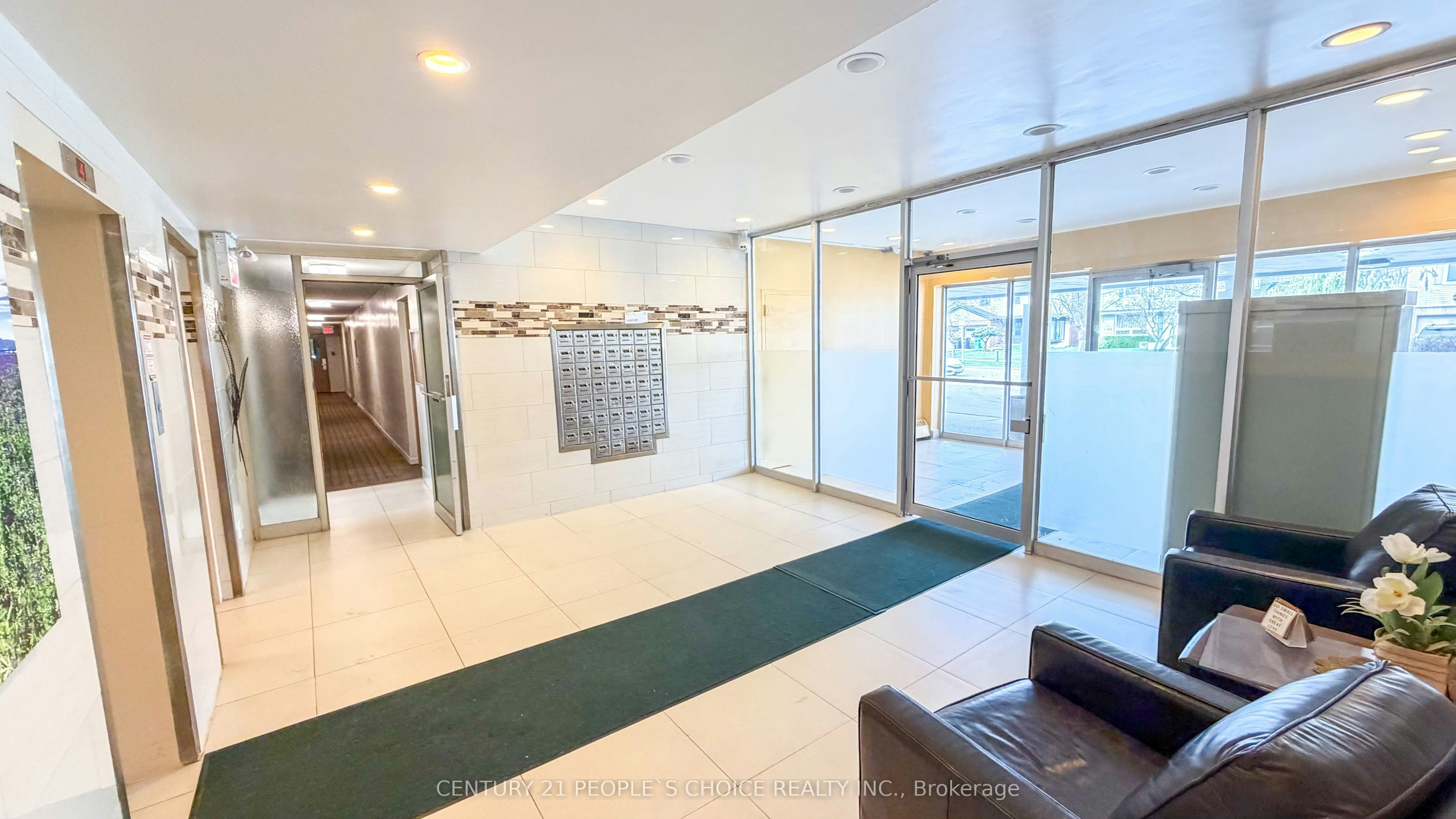 201-2485 Woking Crescent, Mississauga, ON, L5K 1Z6