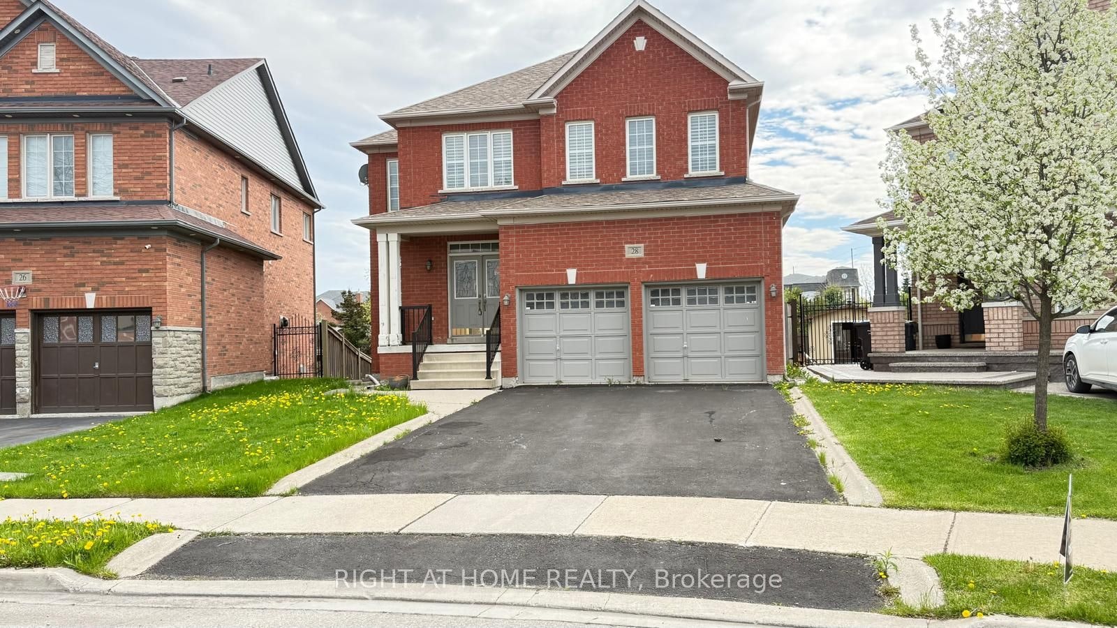 28 Laurentide Crescent, Brampton, ON, L6P 1Y4