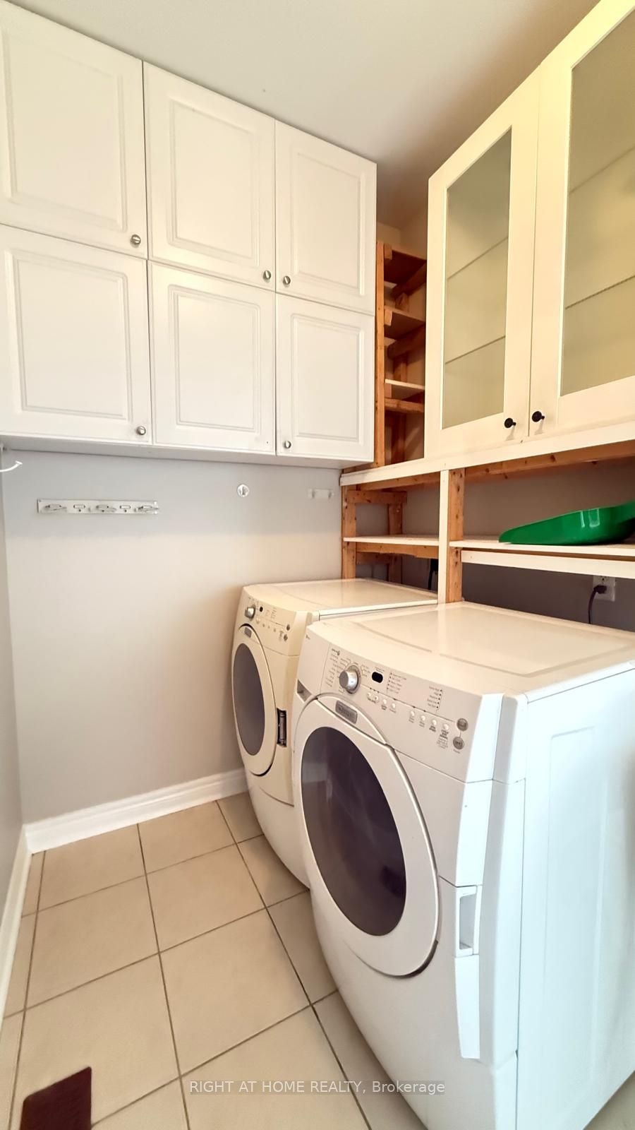 28 Laurentide Crescent, Brampton, ON, L6P 1Y4 - 27