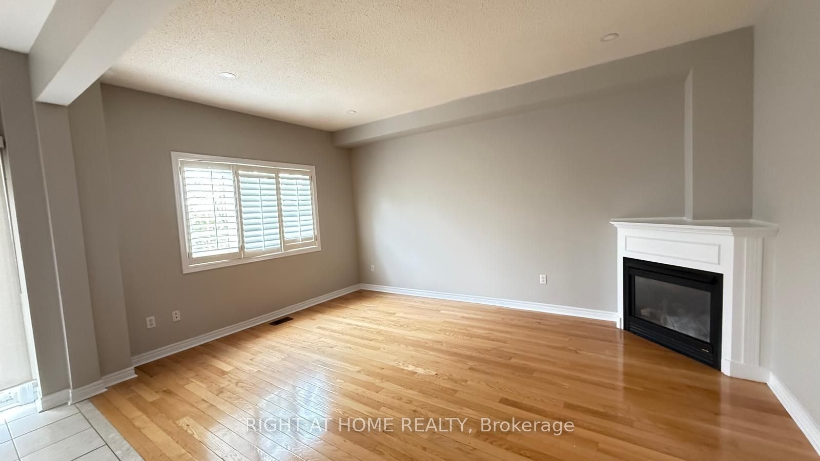 28 Laurentide Crescent, Brampton, ON, L6P 1Y4 - 6