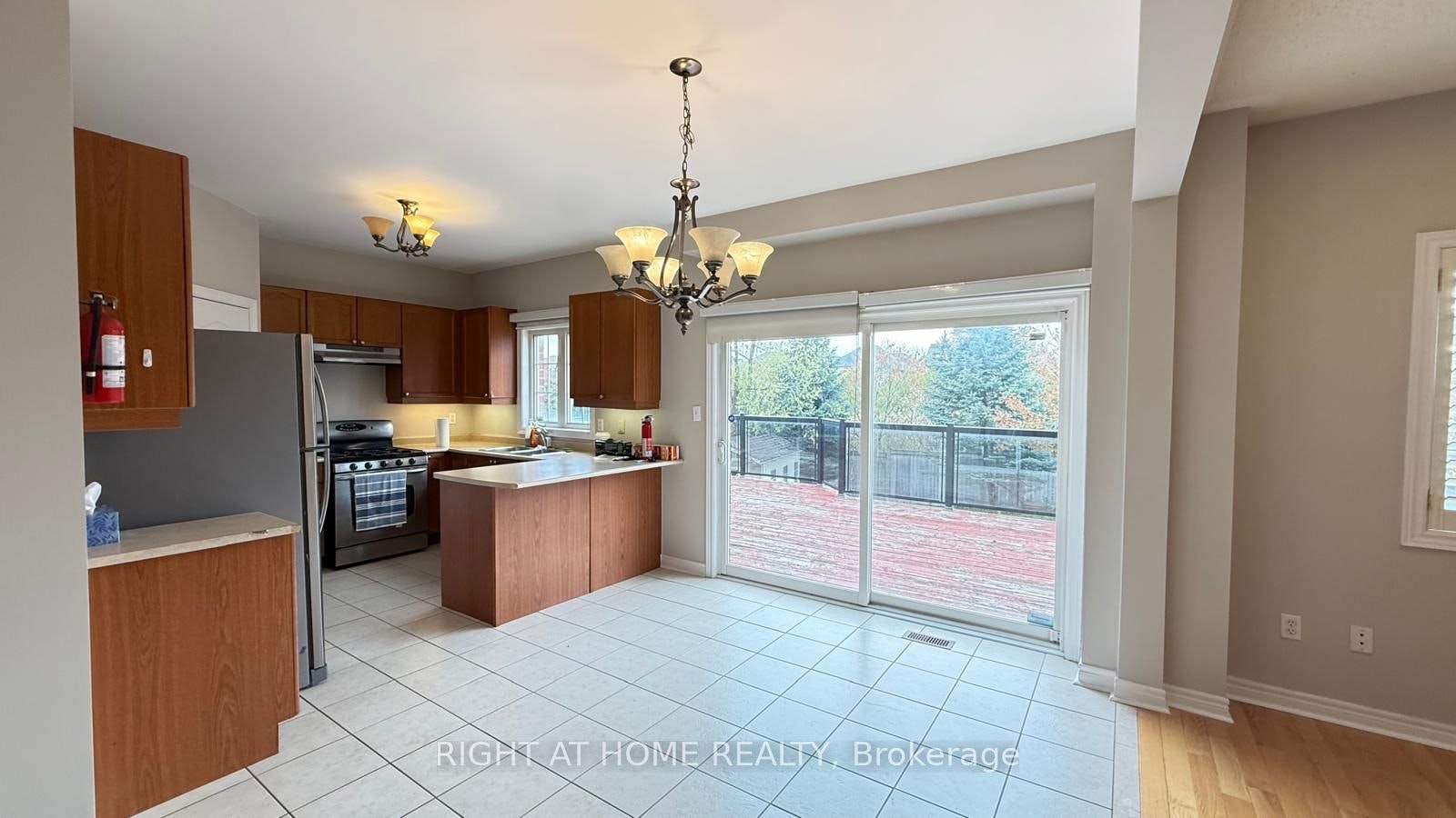 28 Laurentide Crescent, Brampton, ON, L6P 1Y4 - 10
