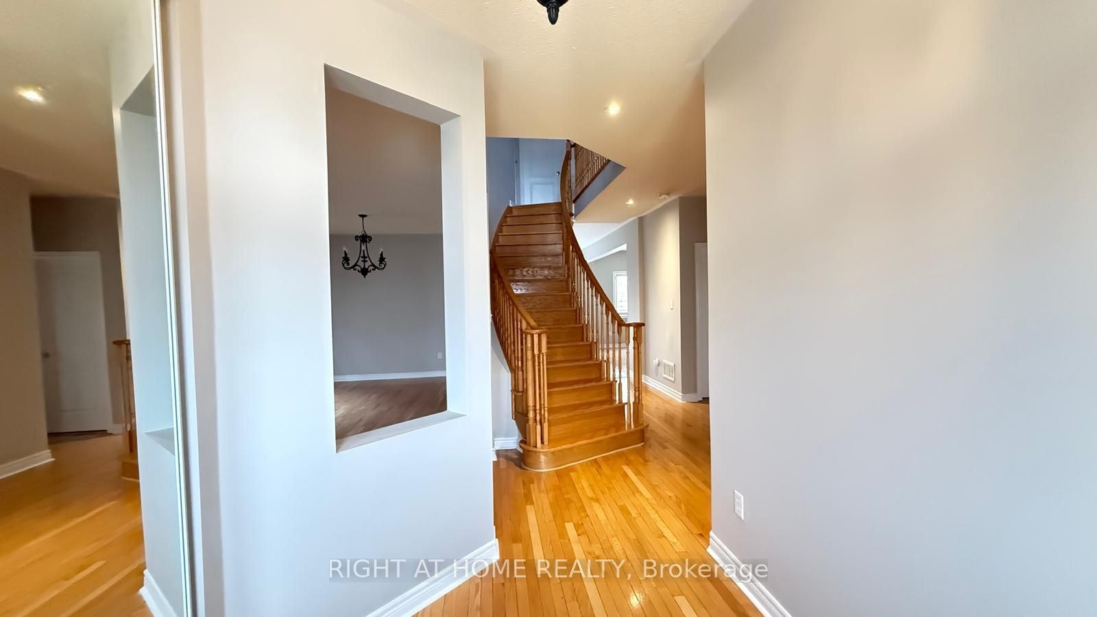 28 Laurentide Crescent, Brampton, ON, L6P 1Y4 - 2