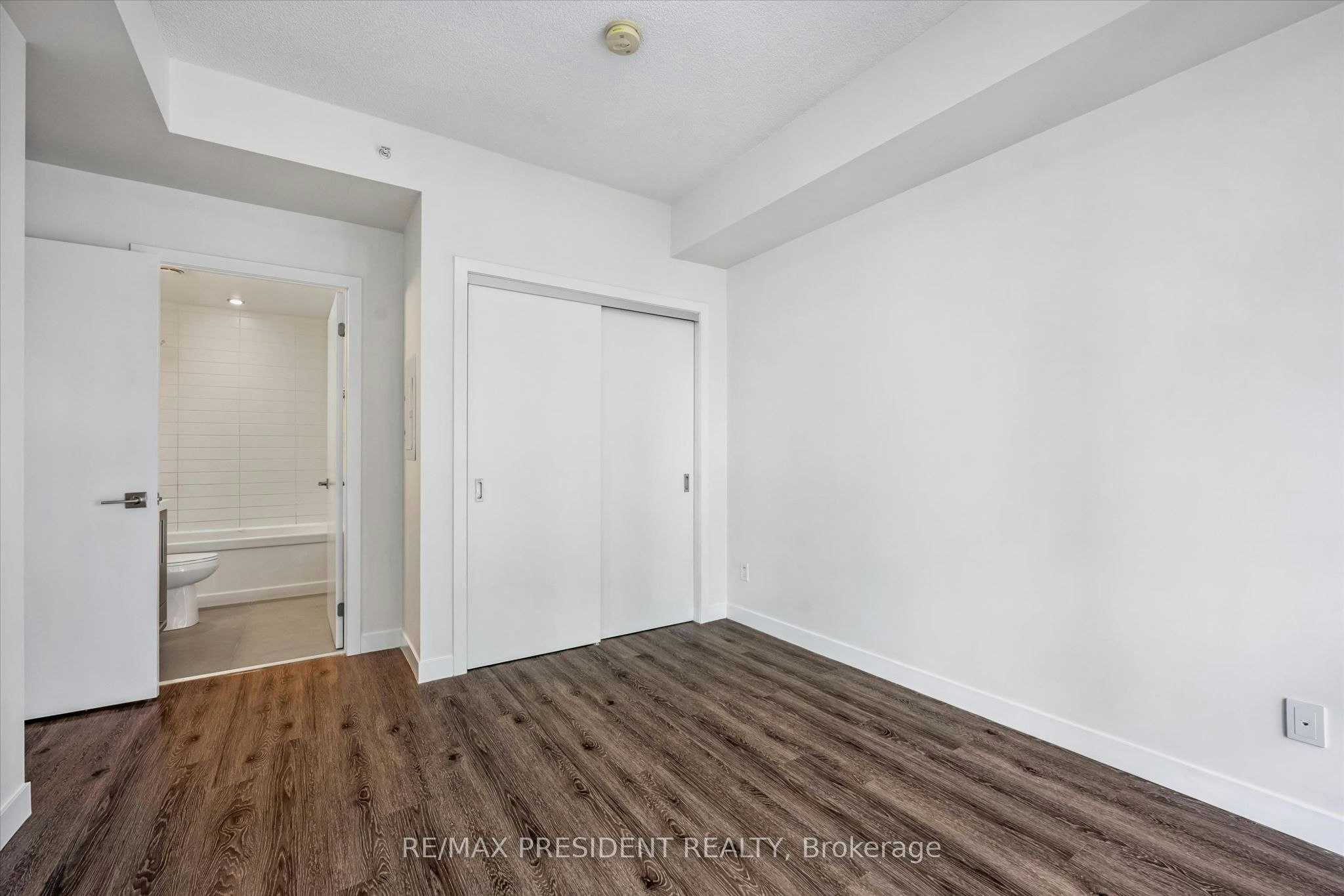1401-2087 Fairview Street, Burlington, ON, L7R 0E5 - 18