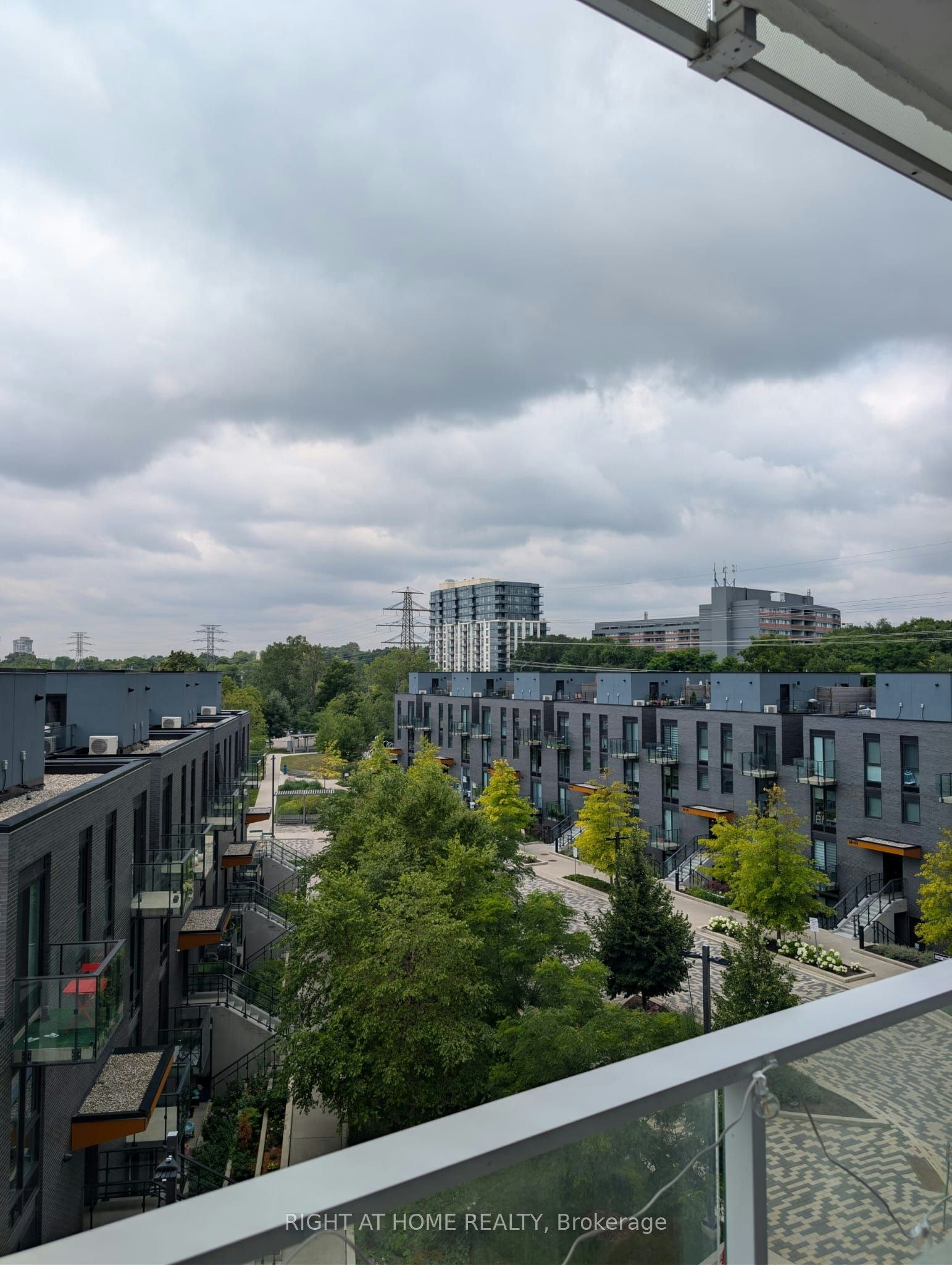 413-20 Brin Drive, Toronto, ON, M8X 0B2 - 11