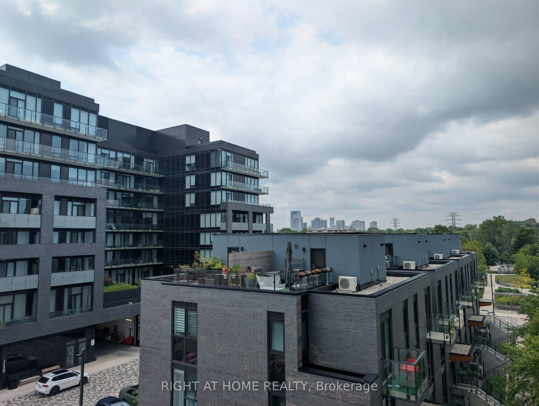 413-20 Brin Drive, Toronto, ON, M8X 0B2 - 12