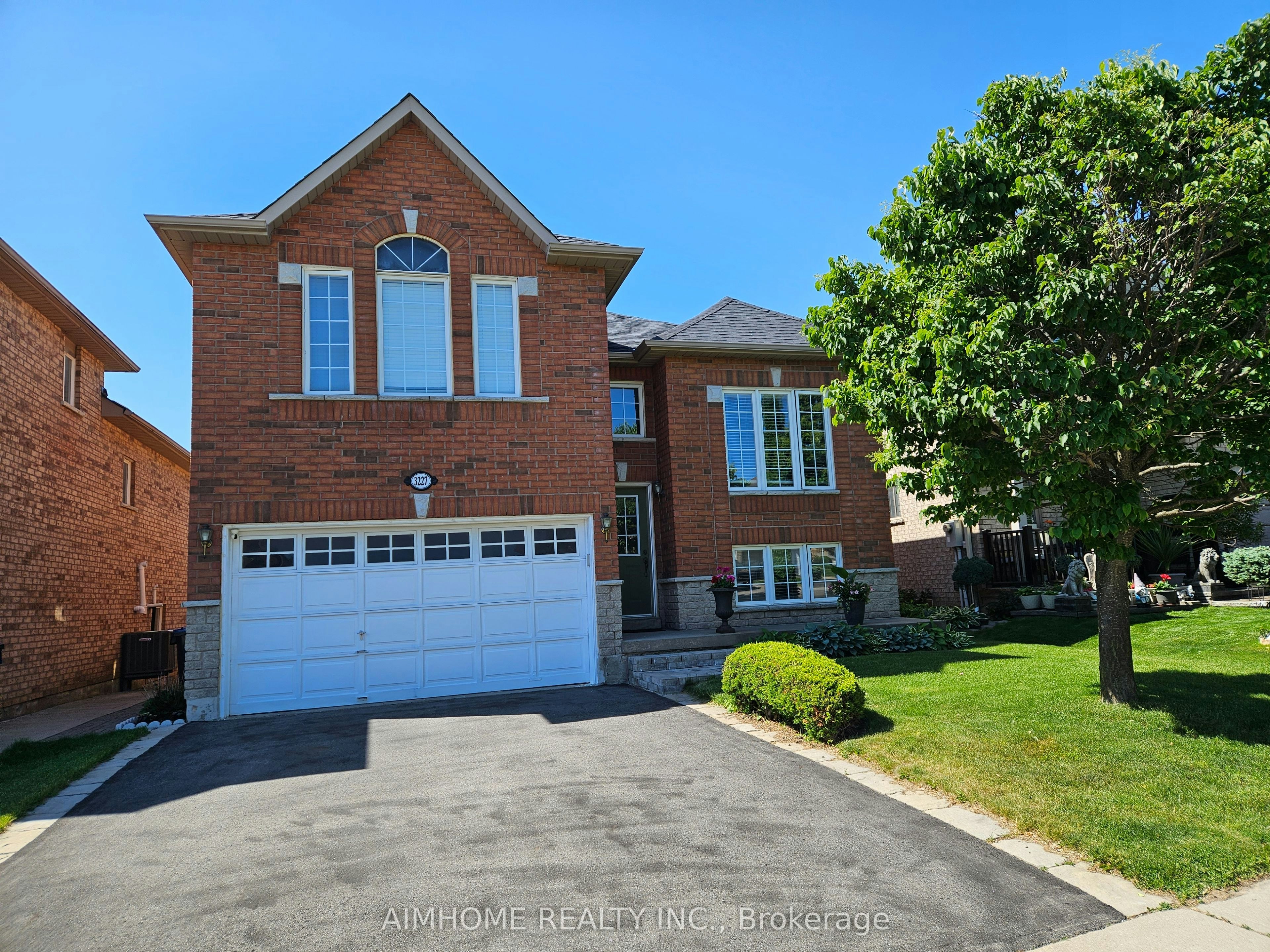 3227 Scotch Pine Gate, Mississauga, ON, L5N 8E6