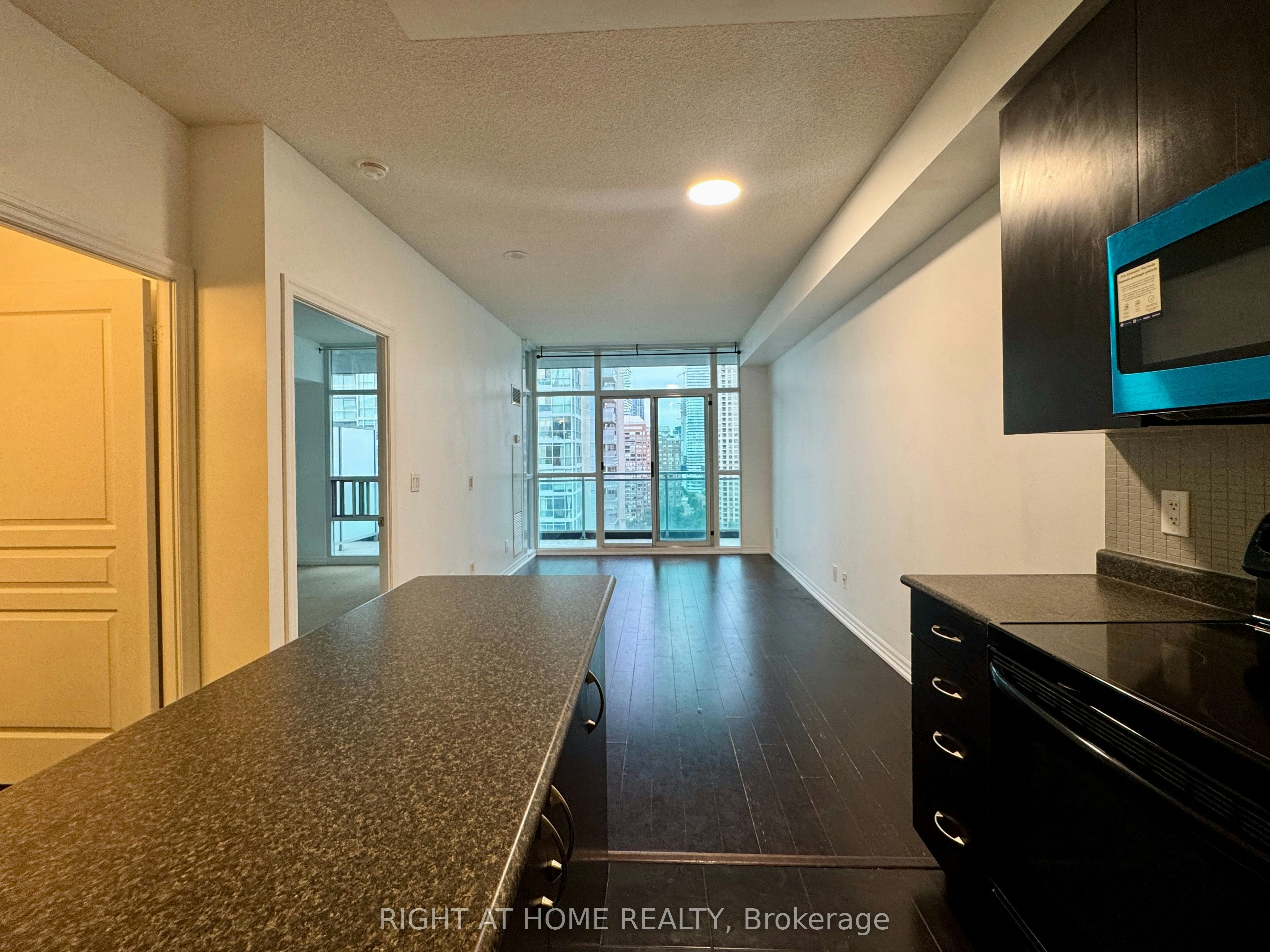 1710-223 Webb Drive, Mississauga, ON, L5B 0E8 - 9