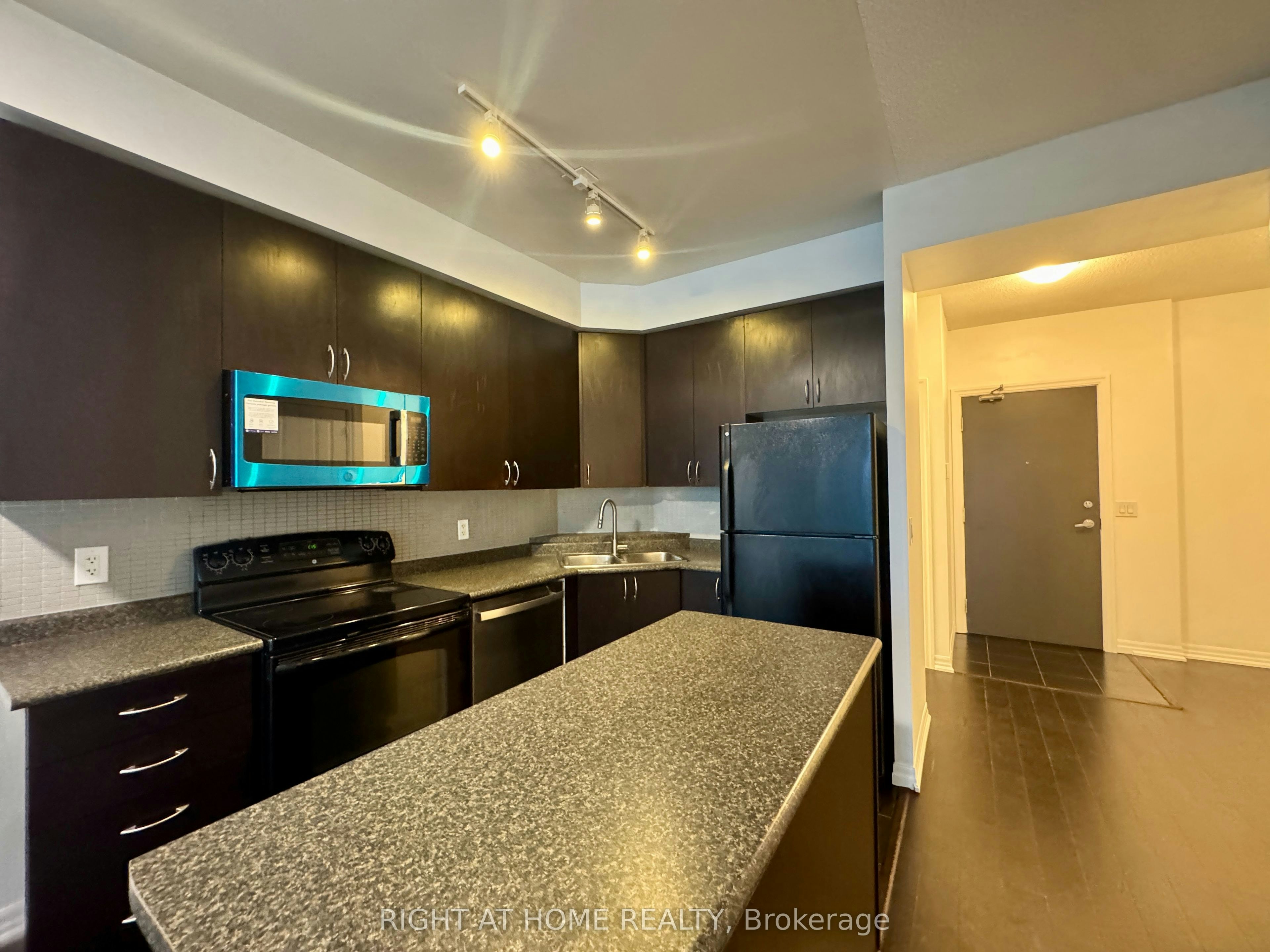 1710-223 Webb Drive, Mississauga, ON, L5B 0E8 - 6