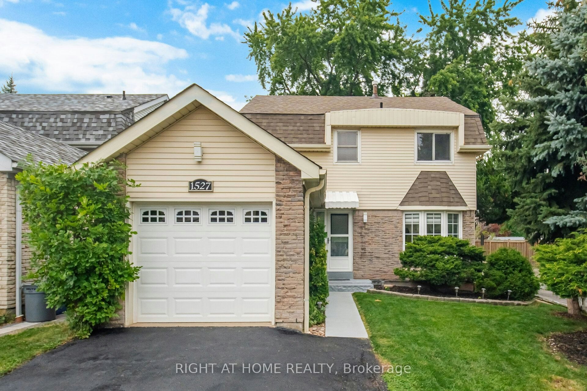 1527 Forestdale Court, Oakville, ON, L6H 3A1
