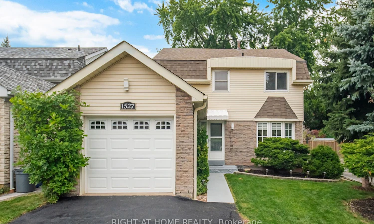 1527 Forestdale Court
