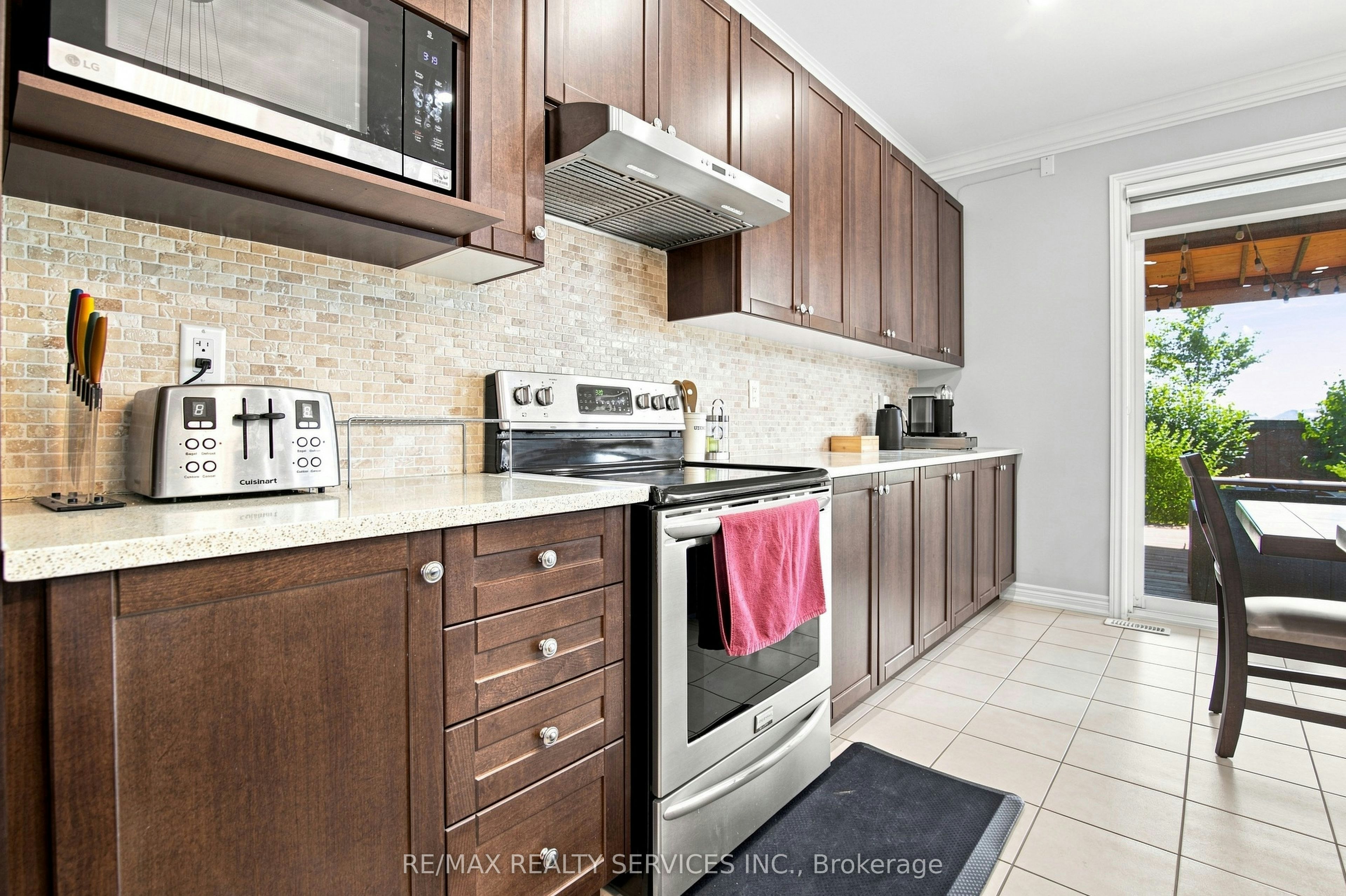 196 Bonnieglen Farm Boulevard, Caledon, ON, L7C 4C1 - 10